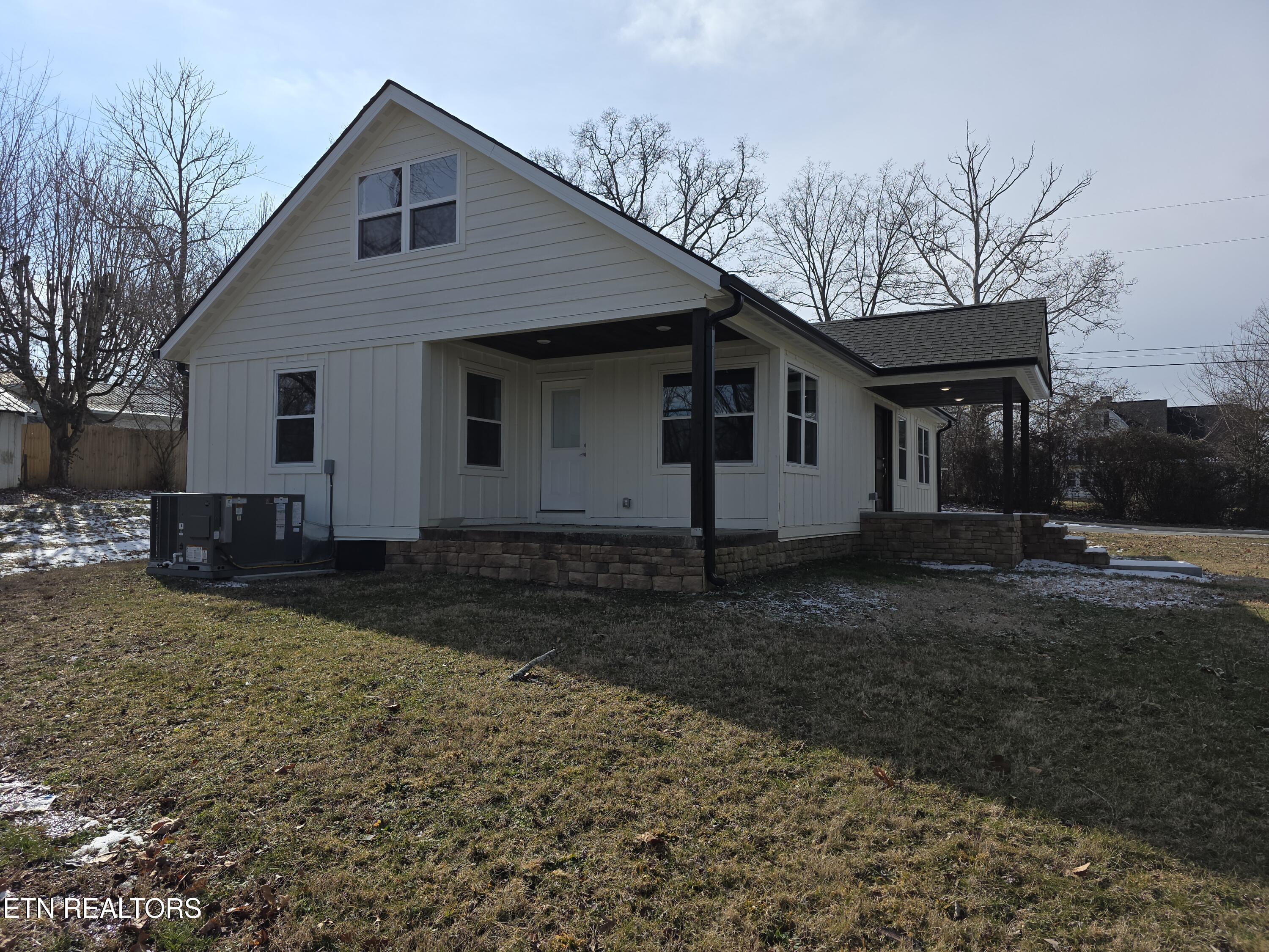 216 Lafayette Street Oneida TN 37841