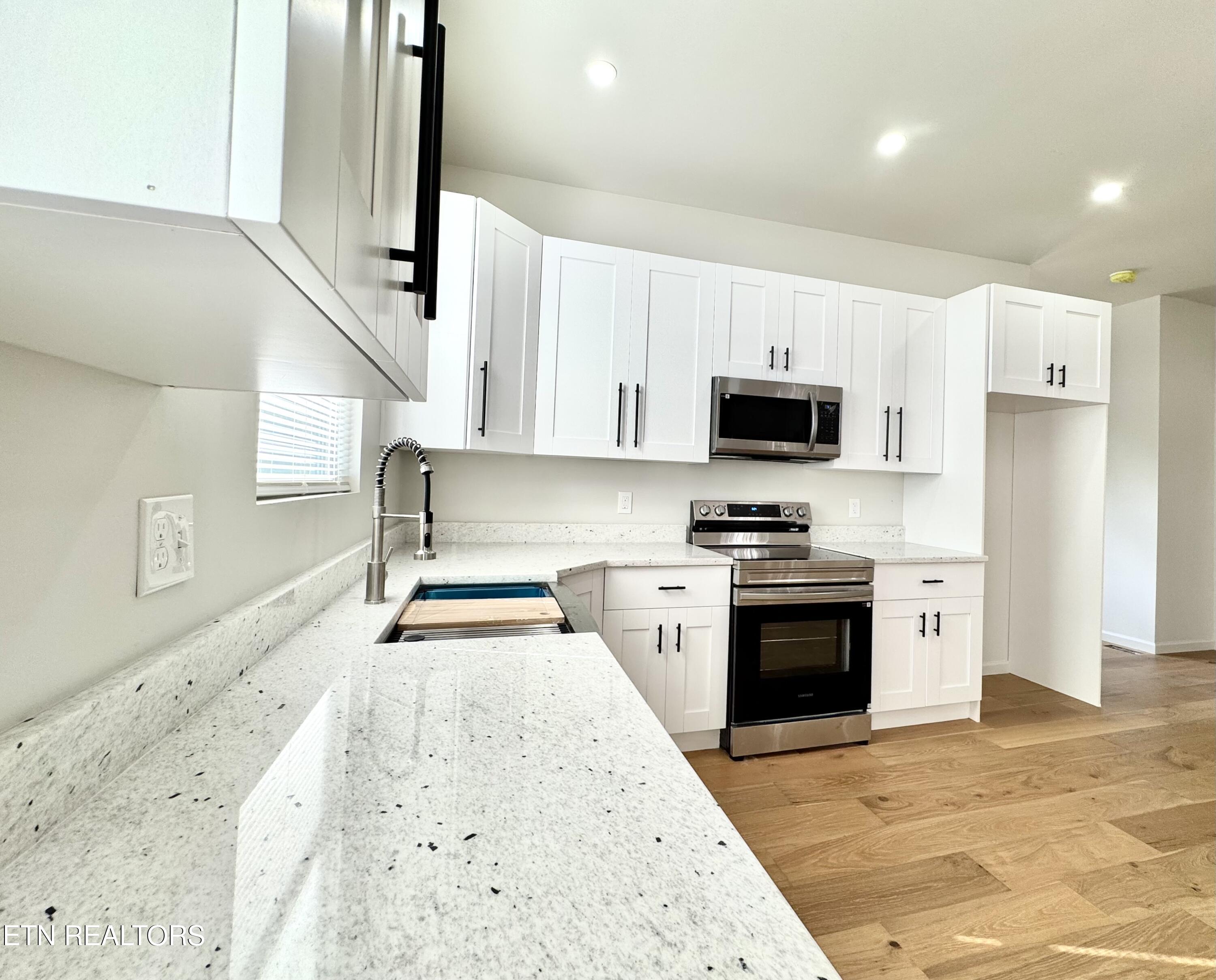1422 Beaumont Avenue Knoxville TN 37921