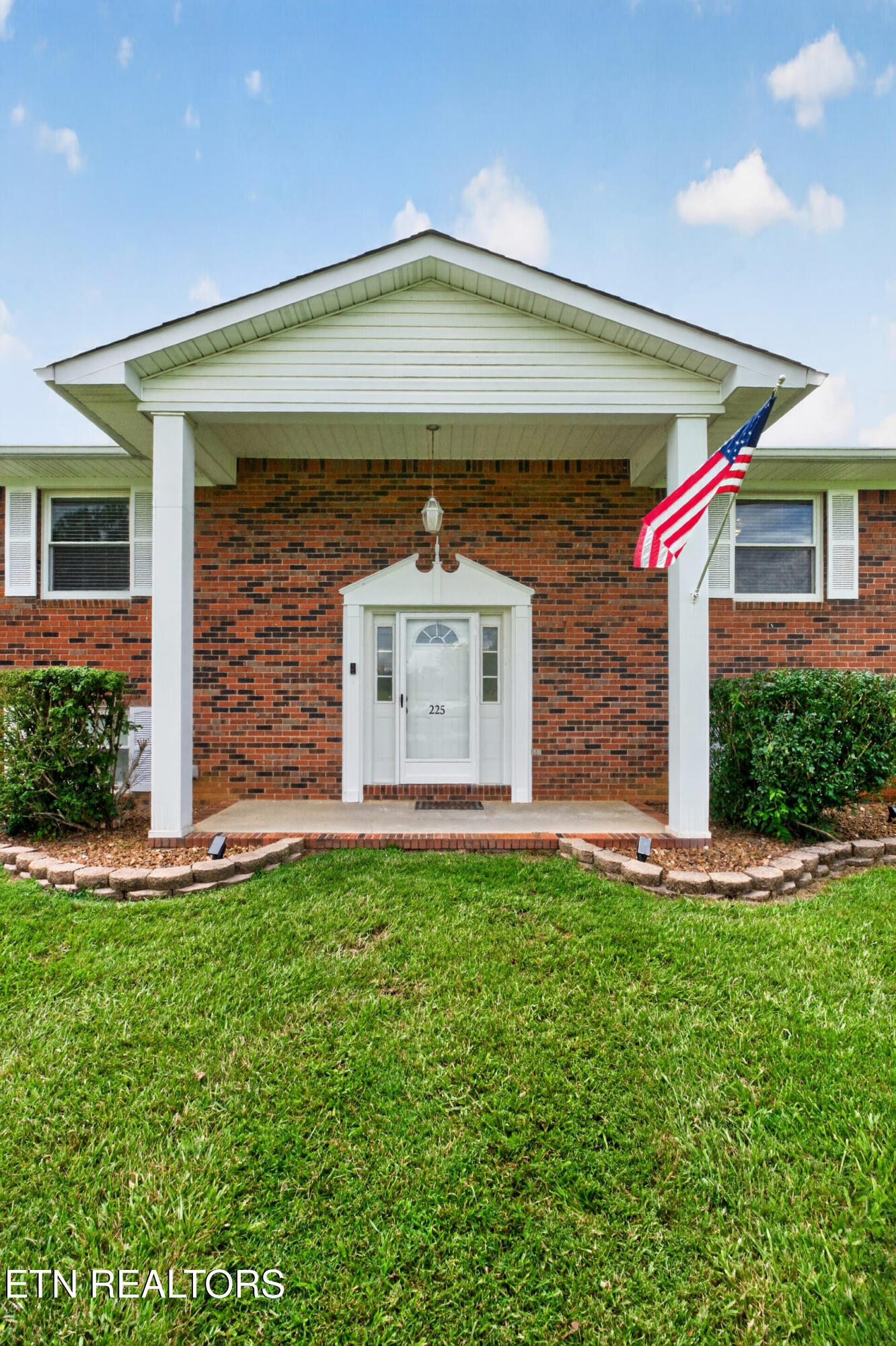 225 West Gate Drive Baxter TN 38544