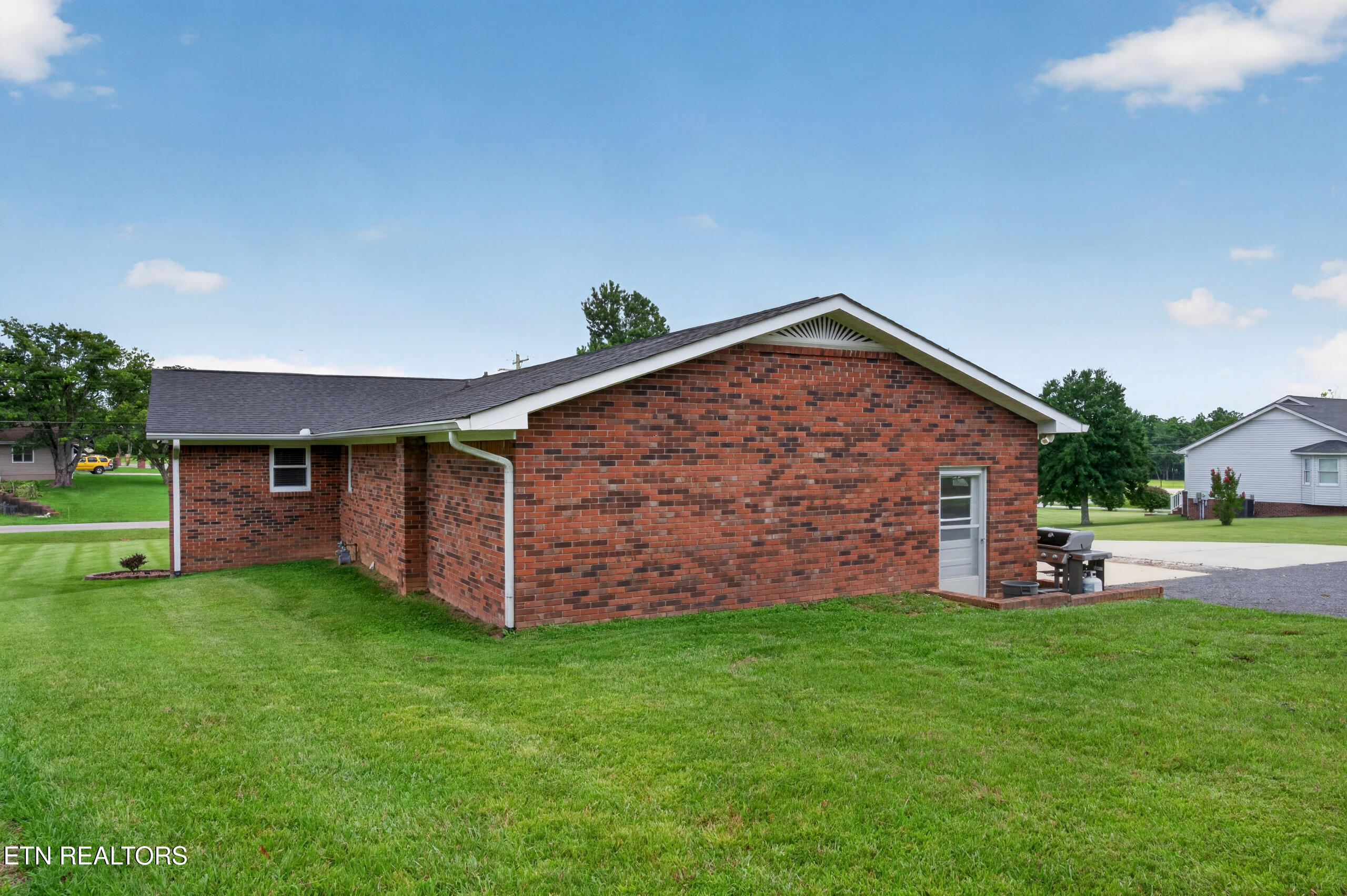 225 West Gate Drive Baxter TN 38544