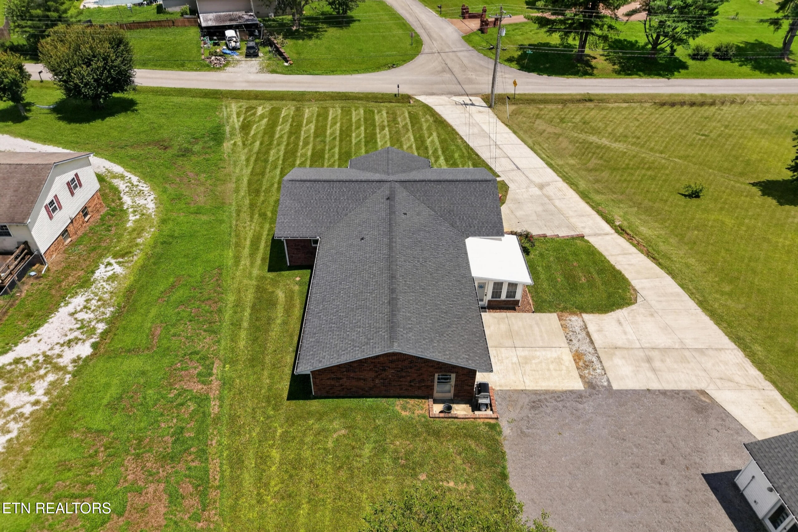 225 West Gate Drive Baxter TN 38544