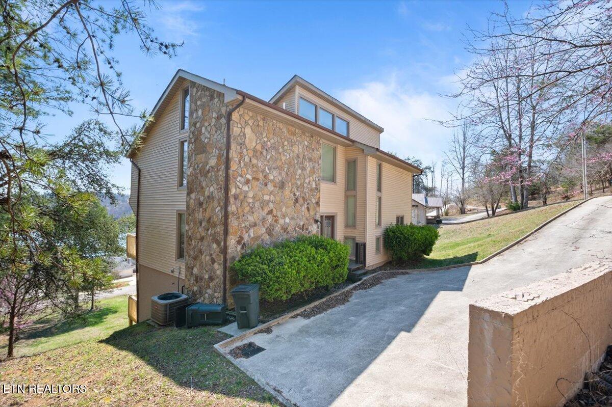 168 Little Buck Lane Lafollette TN 37766