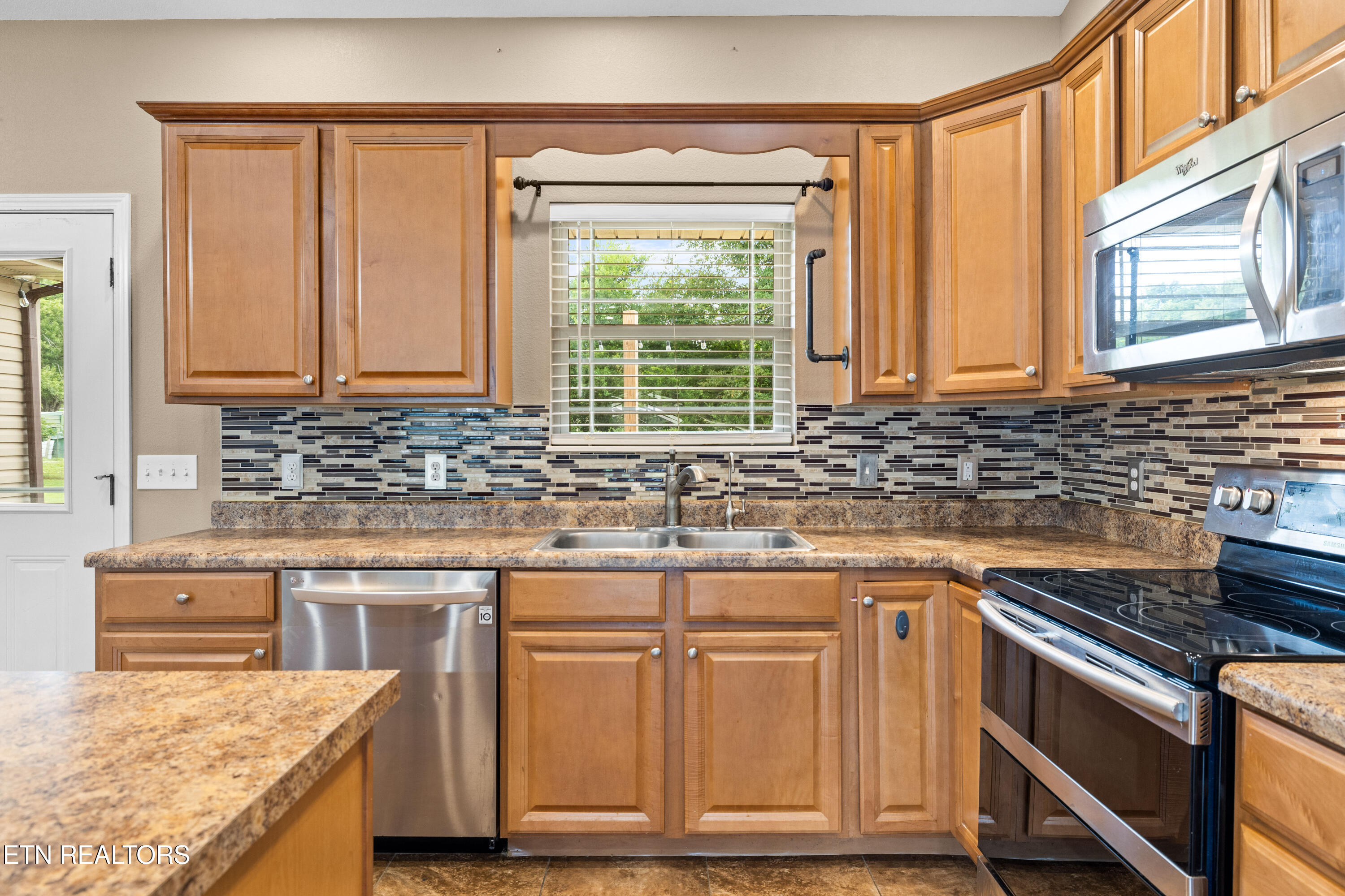 2811 Dalton Drive Sevierville TN 37876