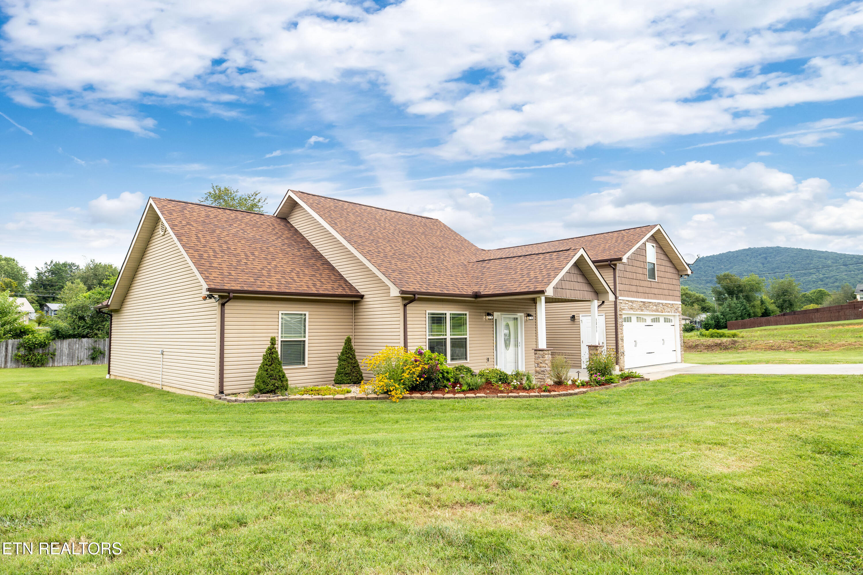 2811 Dalton Drive Sevierville TN 37876