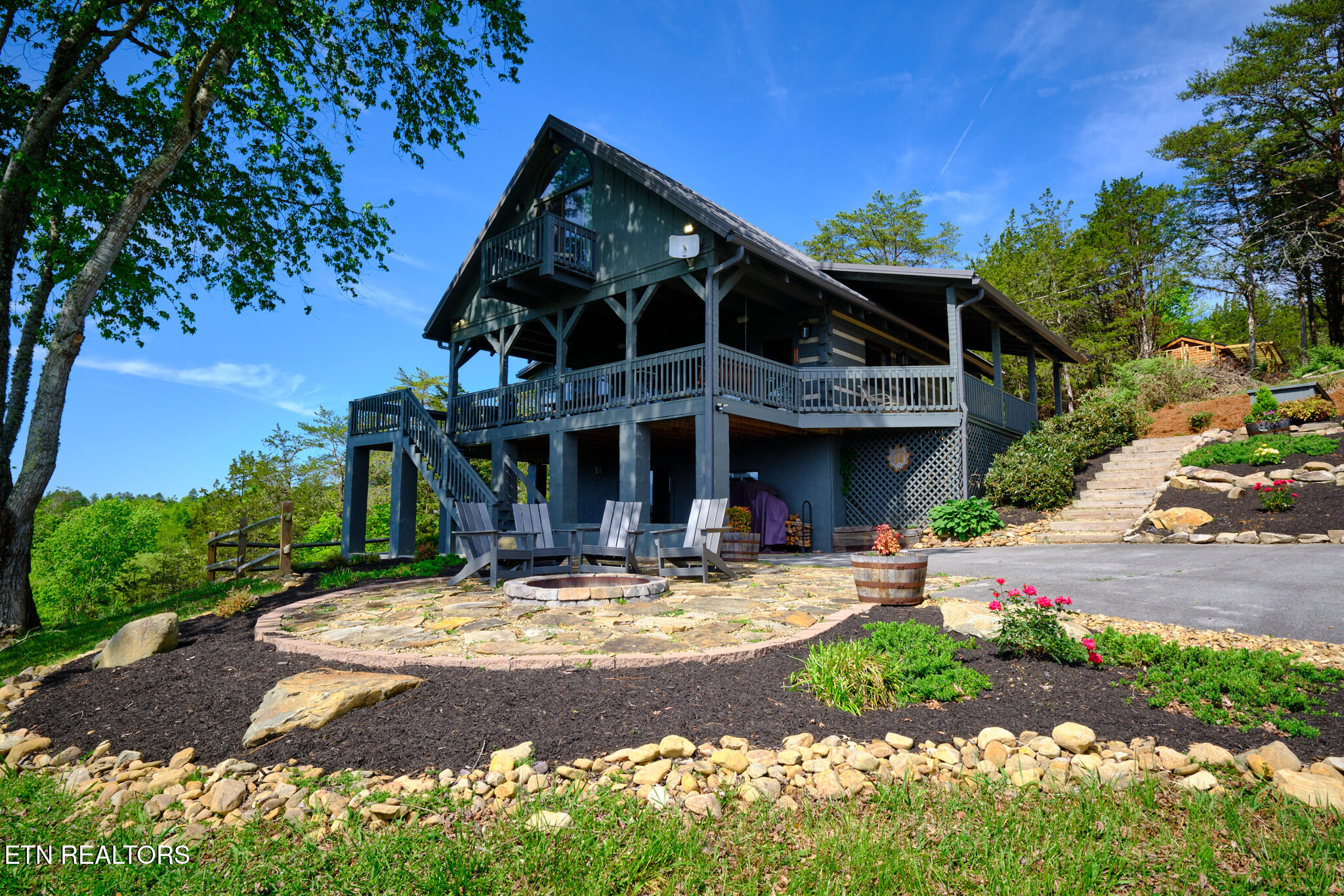1019 Moonside Lane Sevierville TN 37876