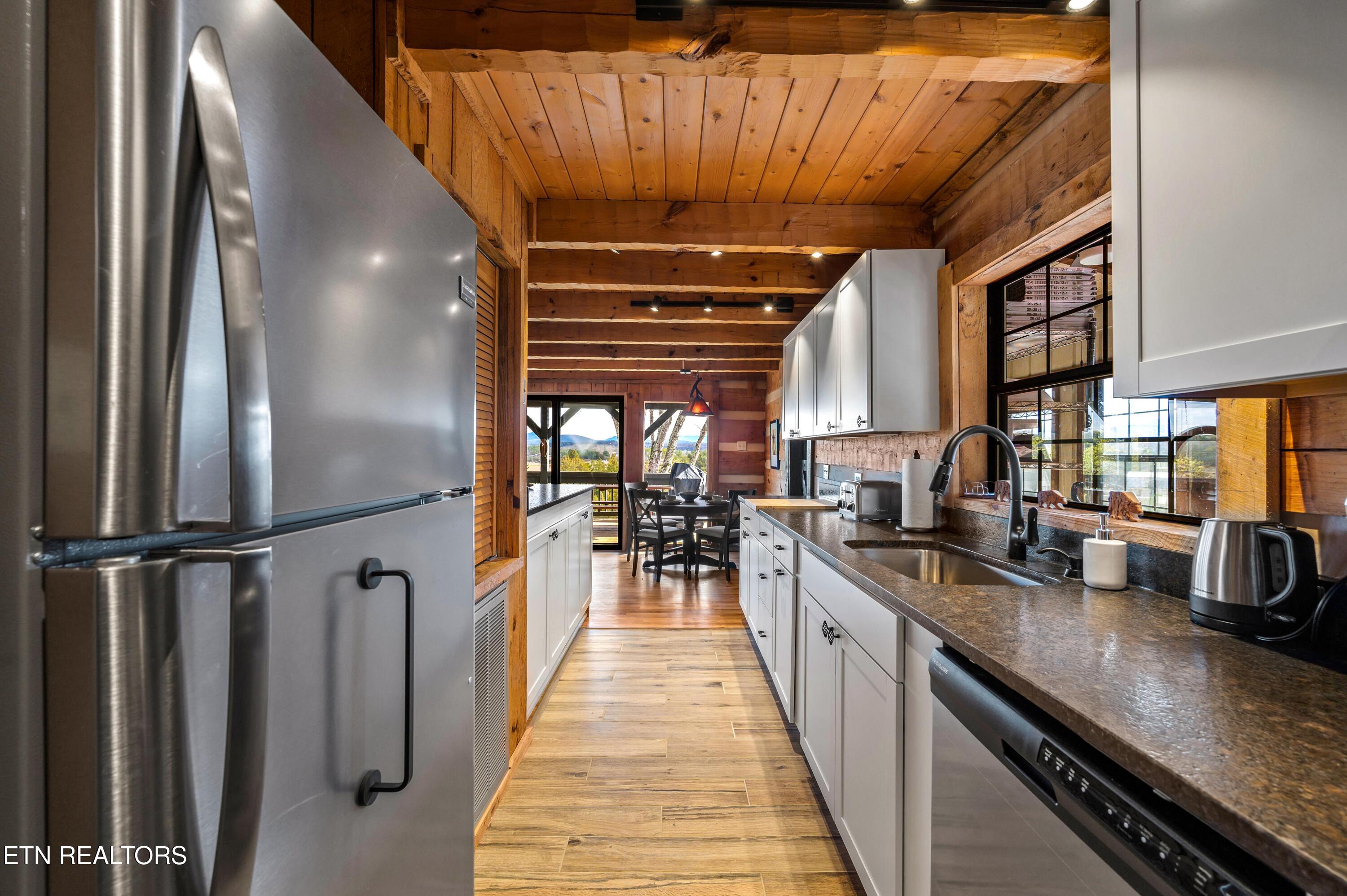 1019 Moonside Lane Sevierville TN 37876