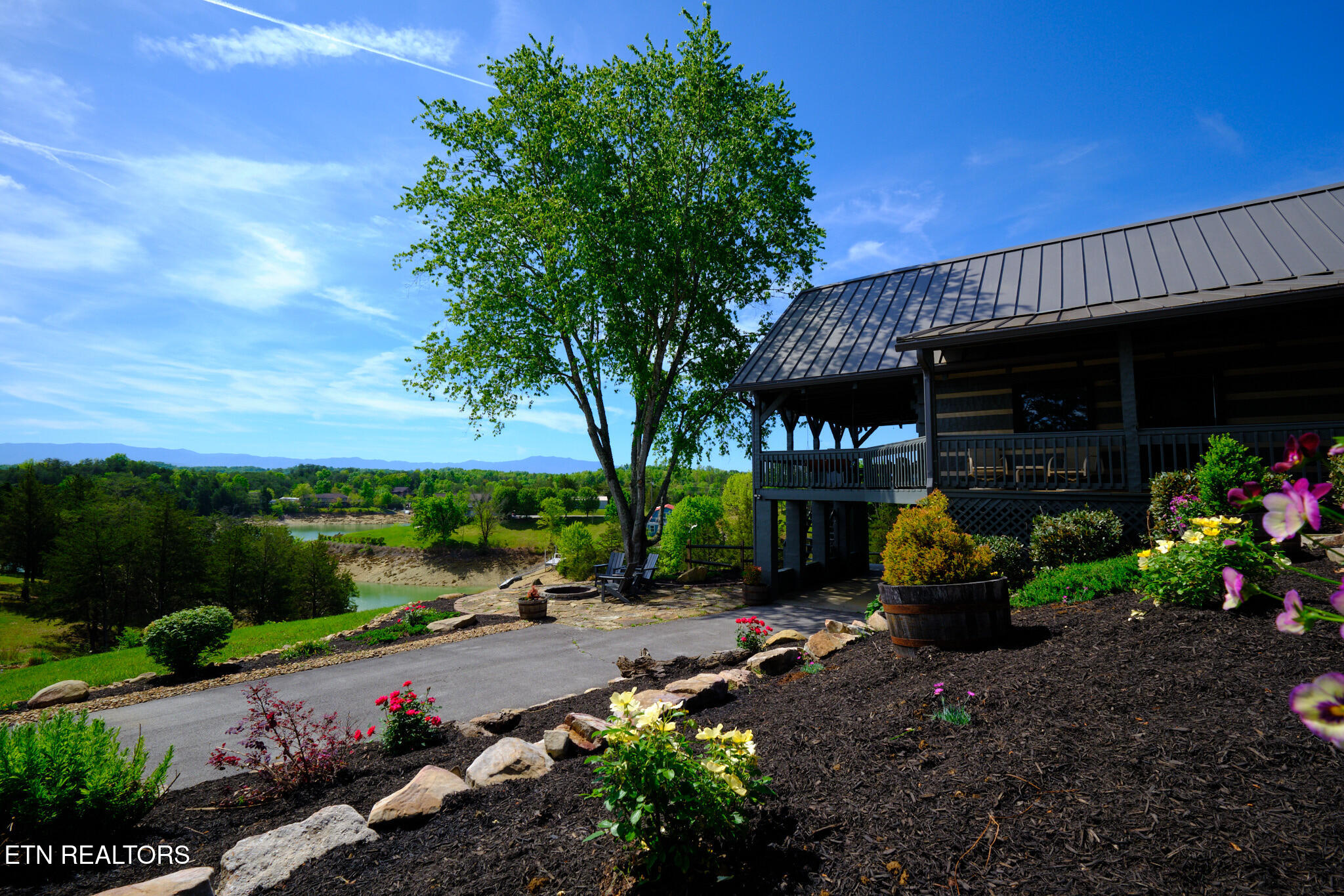 1019 Moonside Lane Sevierville TN 37876