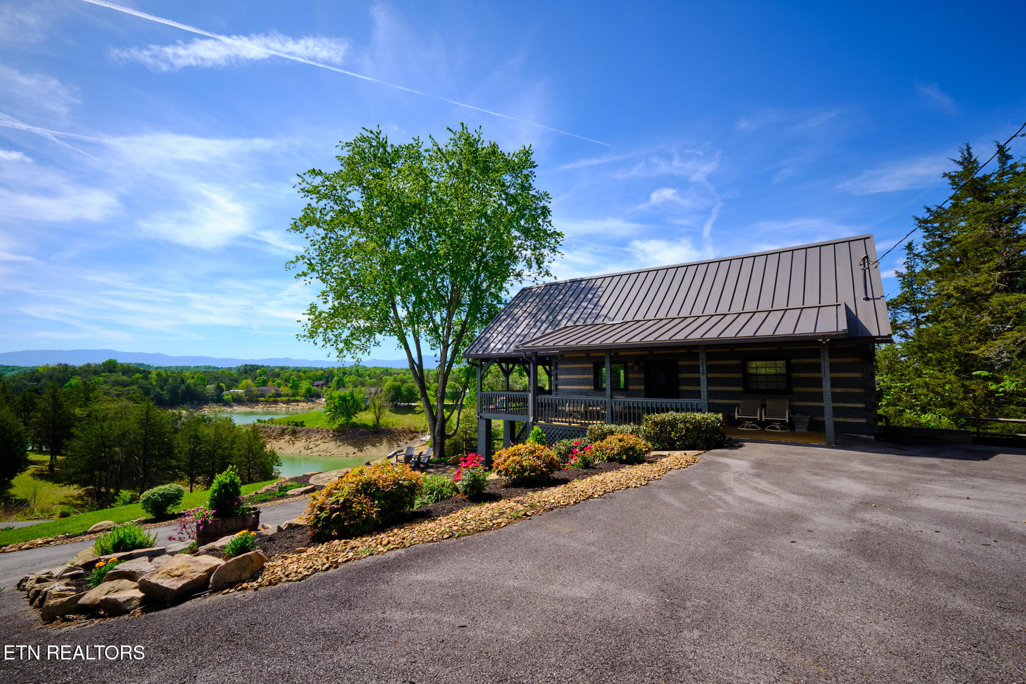1019 Moonside Lane Sevierville TN 37876