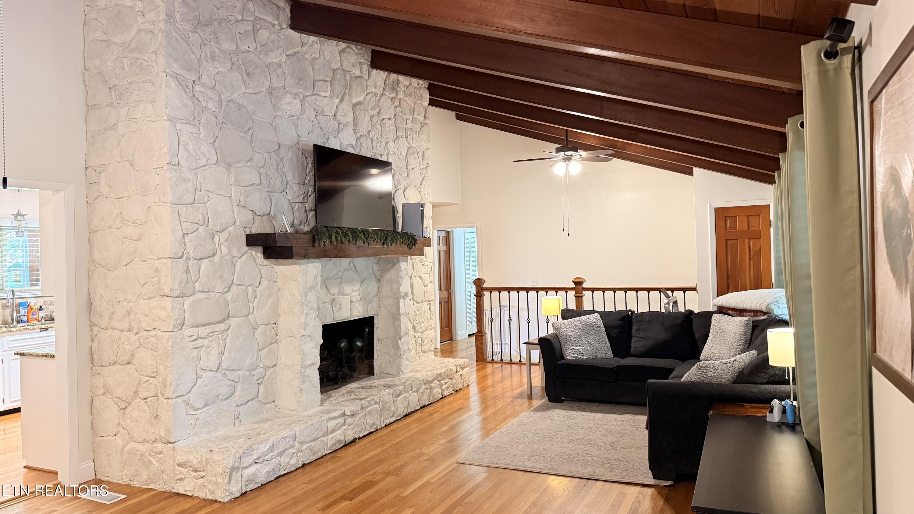 907 W 6th Avenue Lenoir City TN 37771