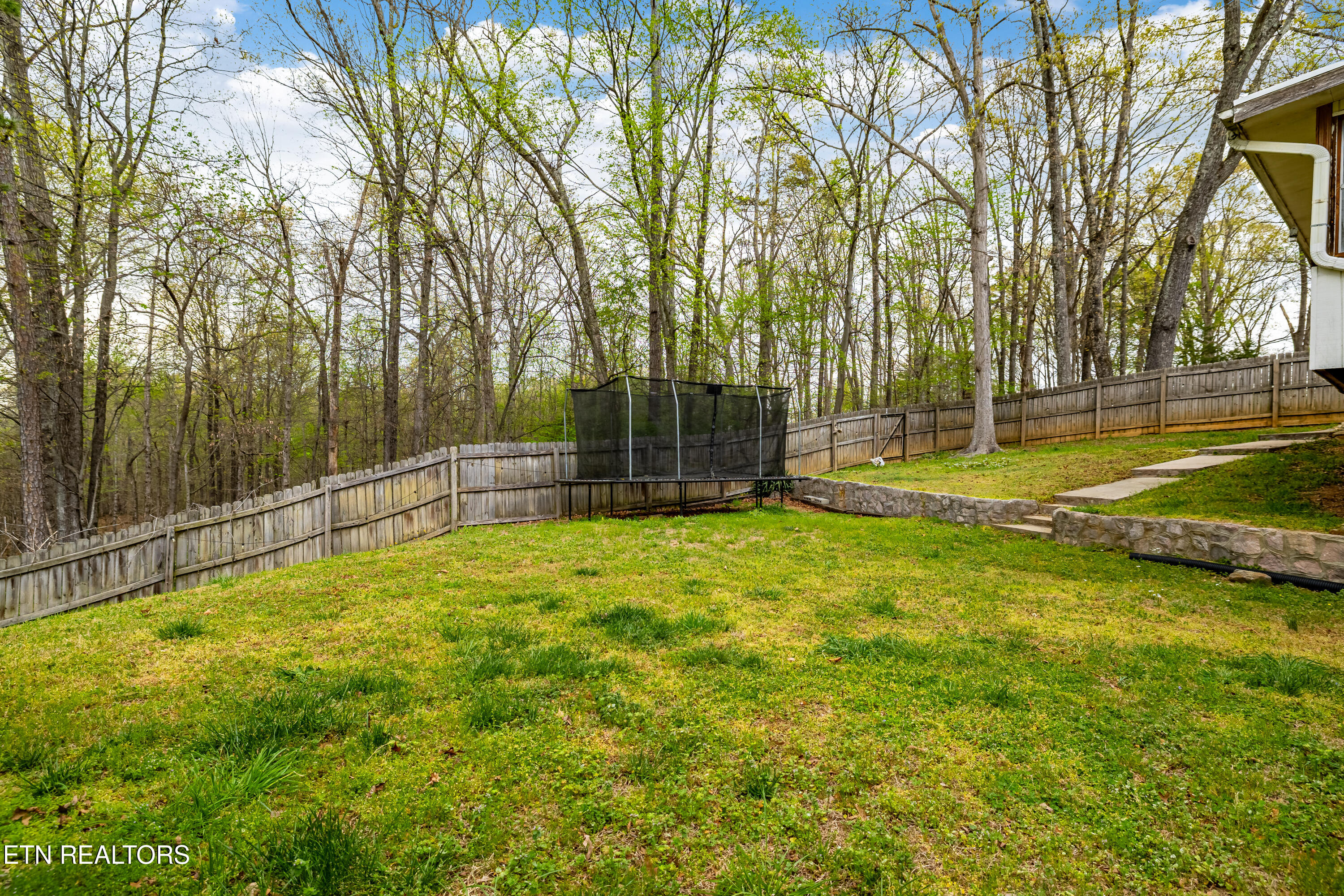 907 W 6th Avenue Lenoir City TN 37771