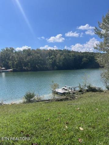 1121 Bayfront Drive Sevierville TN 37876