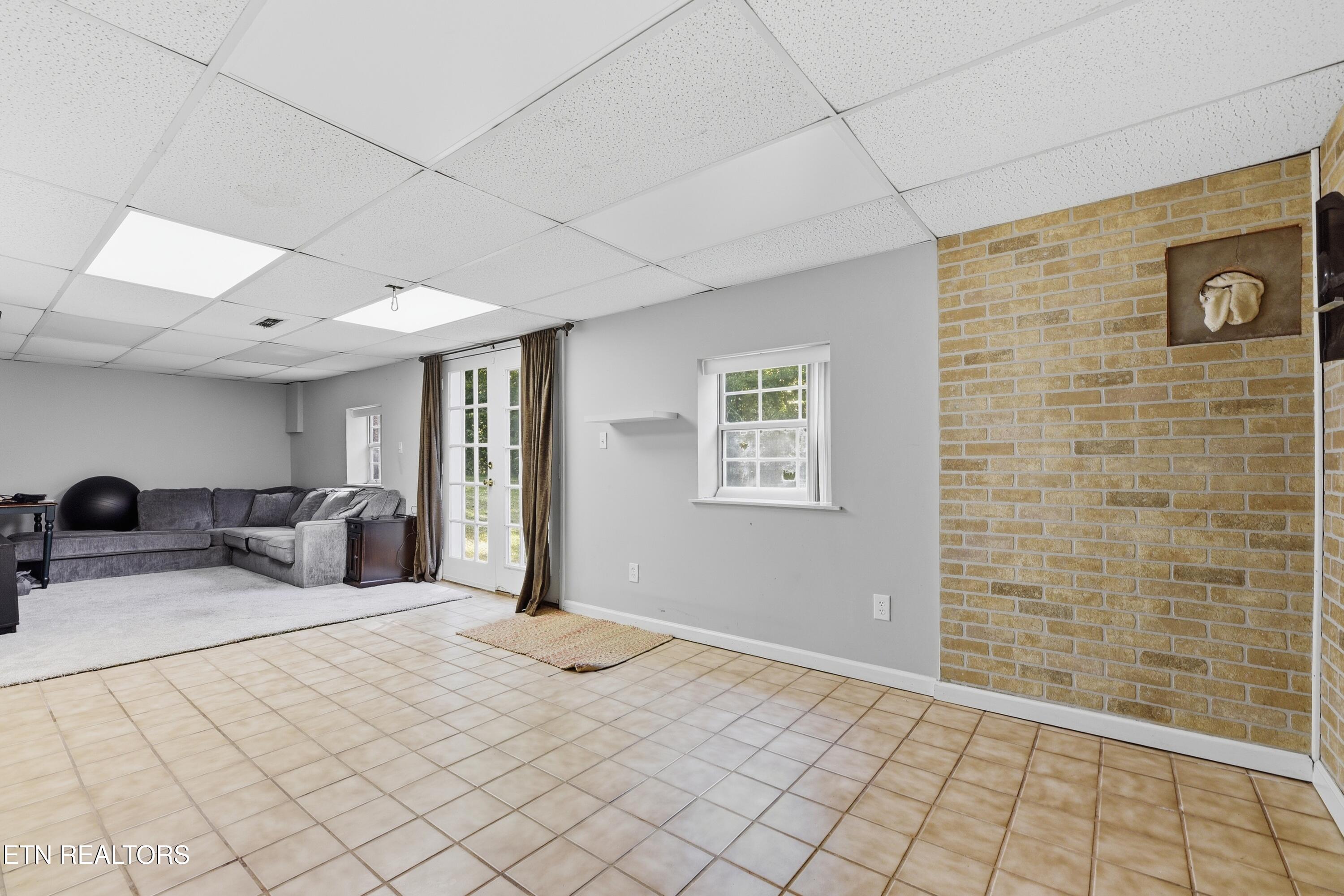 923 Marlow Circle Clinton TN 37716