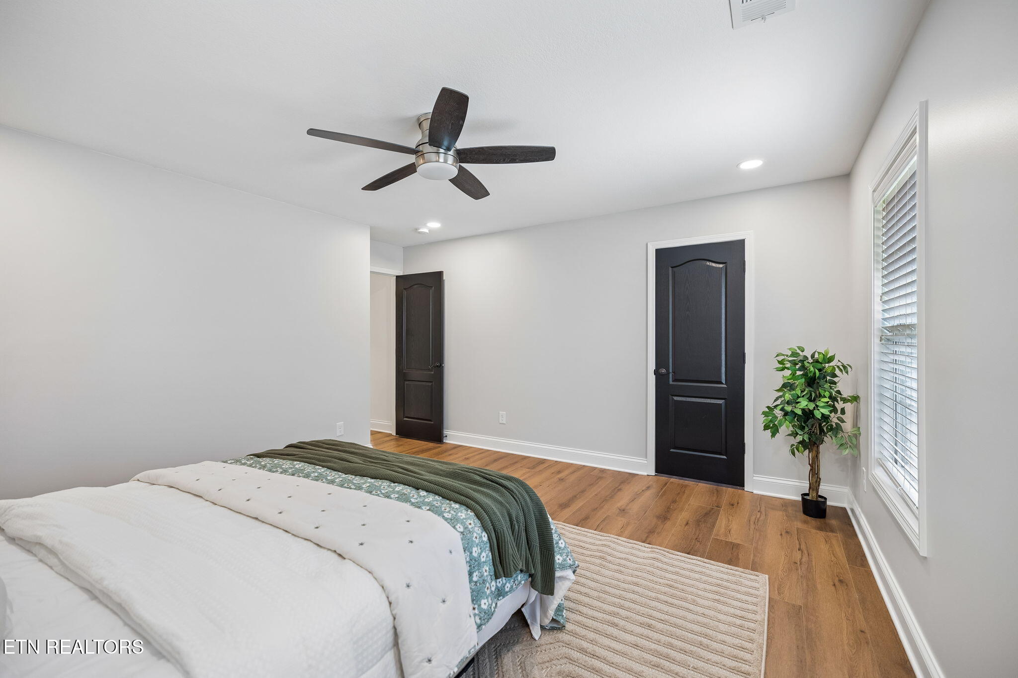 1124 Looking Glass Lane Knoxville TN 37919