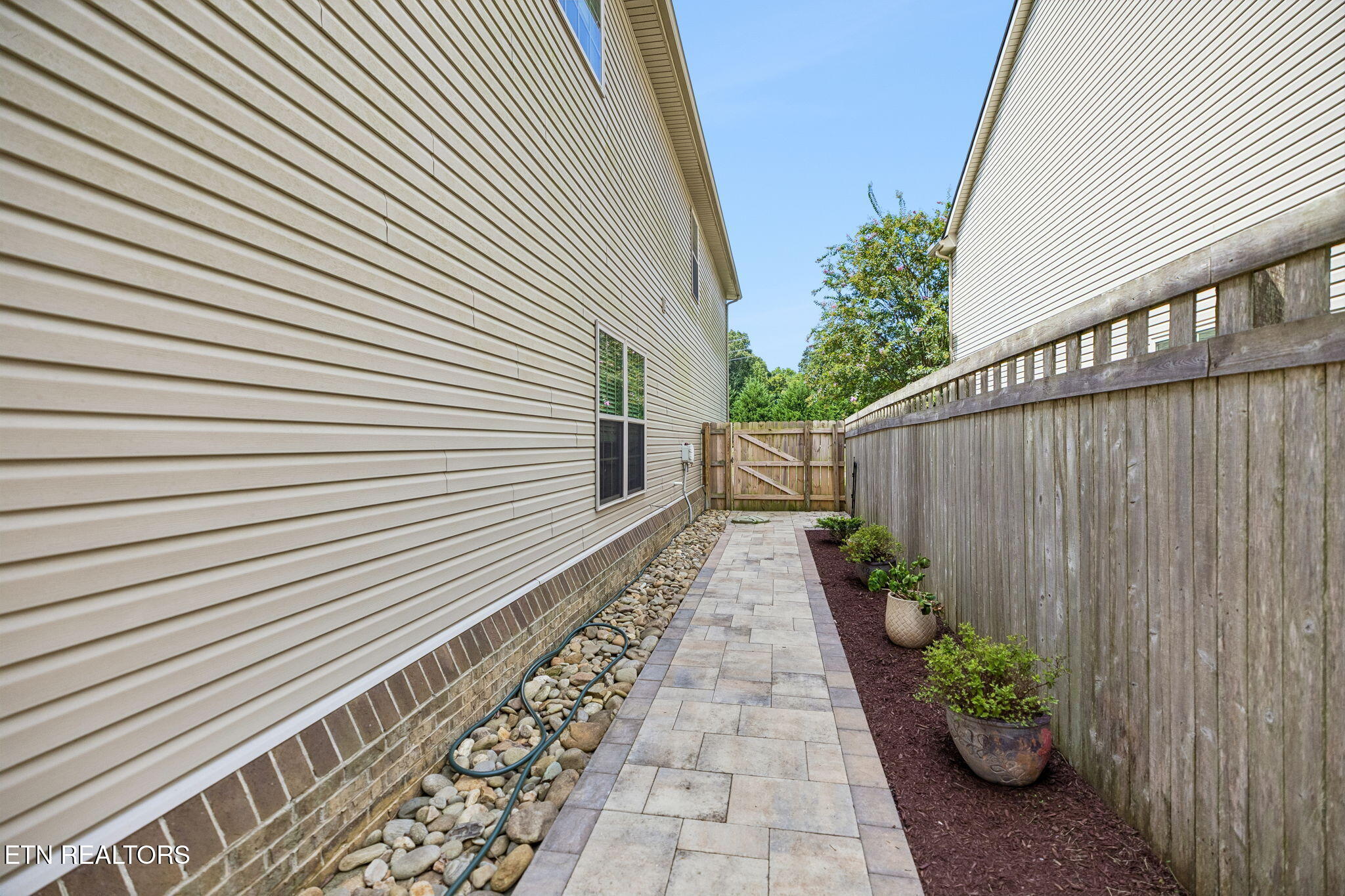 1124 Looking Glass Lane Knoxville TN 37919