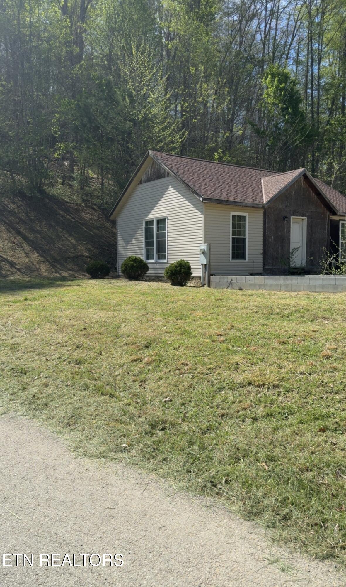 630 Country Estates Road Baxter KY 40806