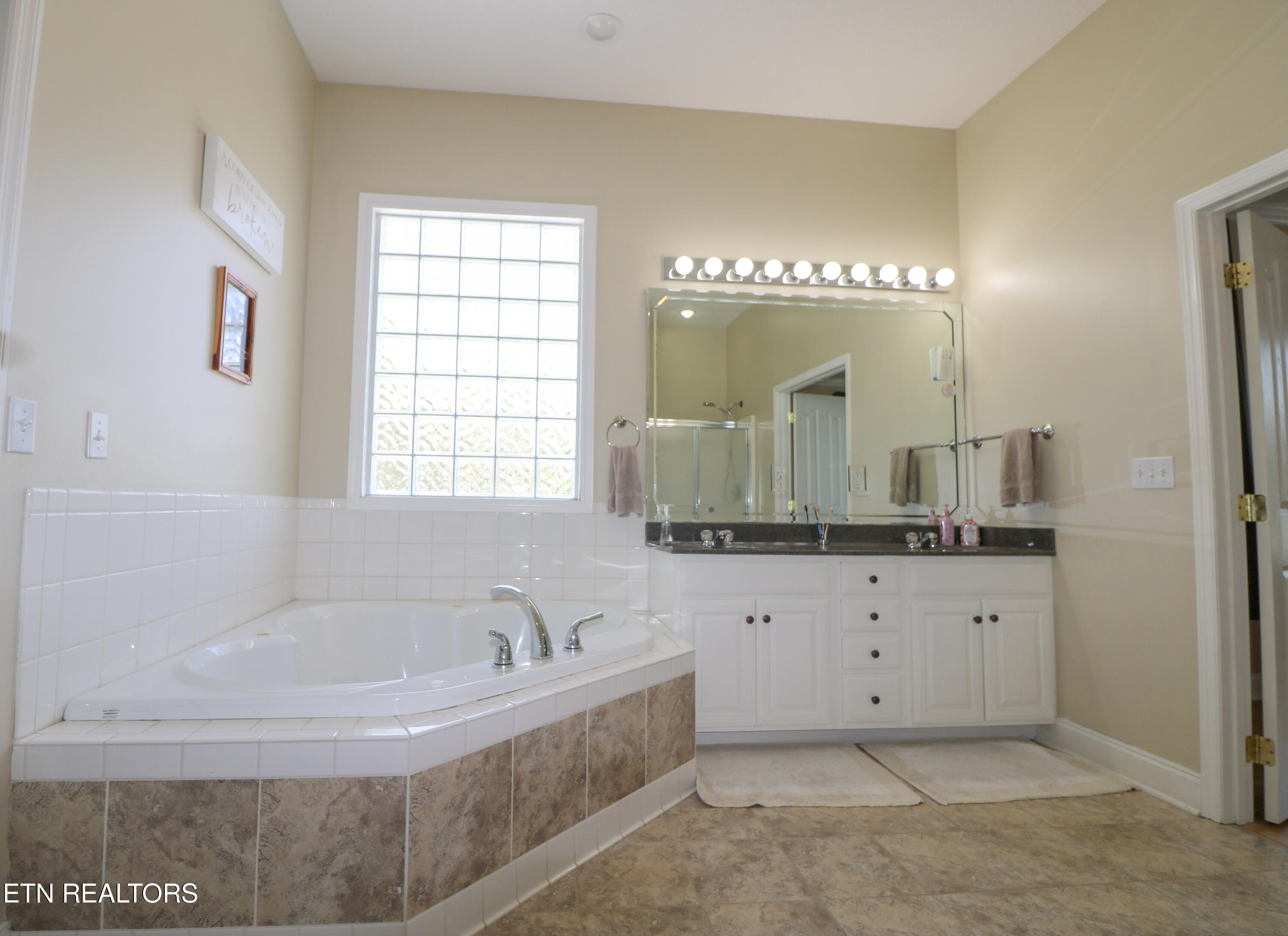 123 Double Tee Court Tazewell TN 37879