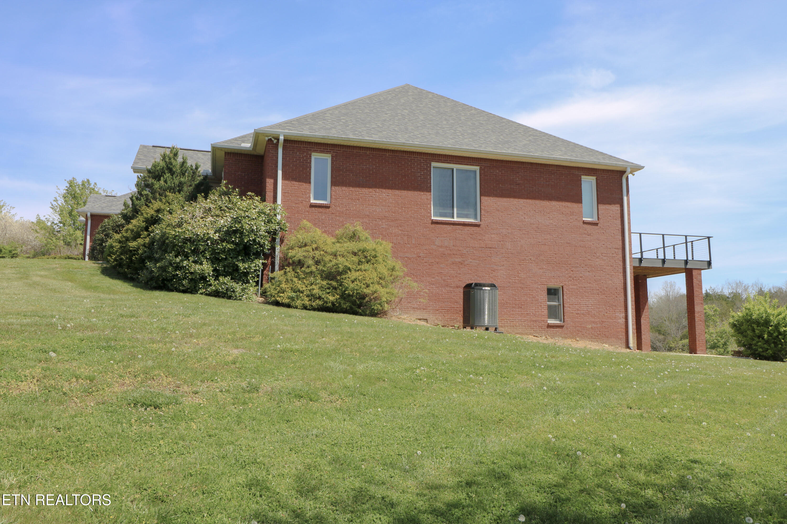 123 Double Tee Court Tazewell TN 37879