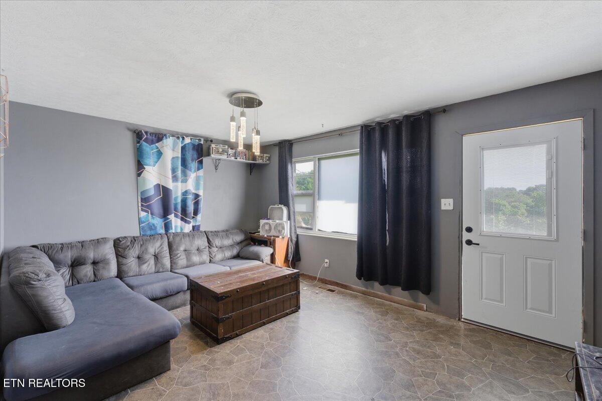6217 Renee Road Corryton TN 37721