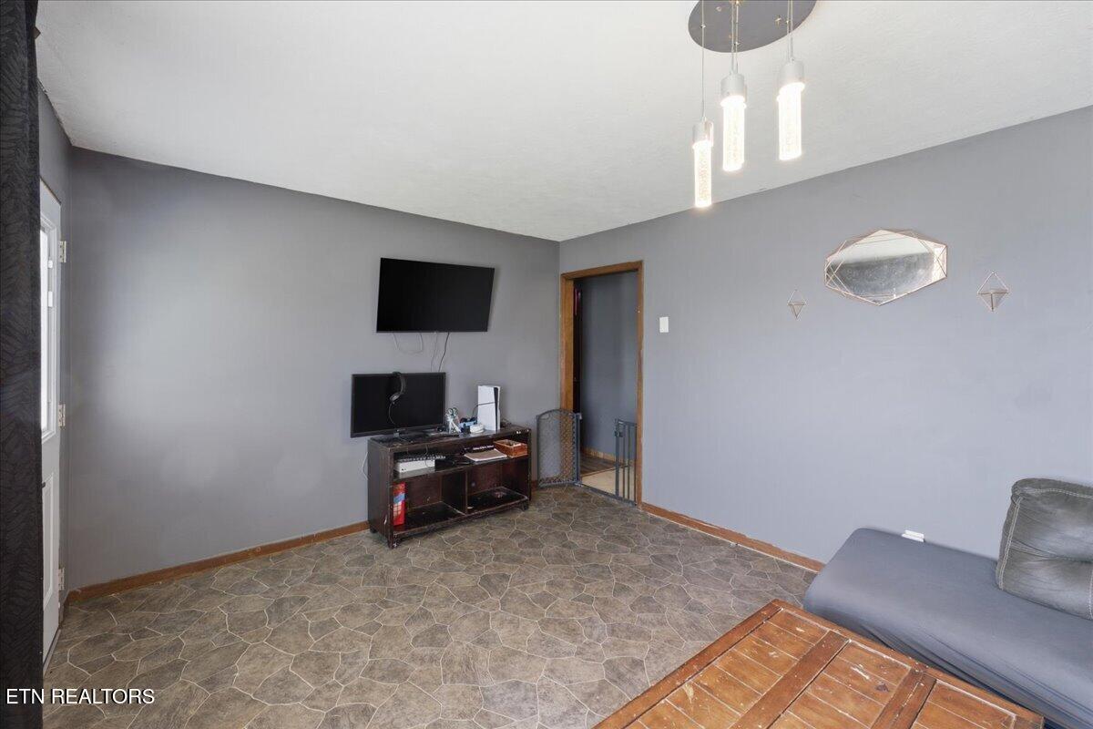 6217 Renee Road Corryton TN 37721