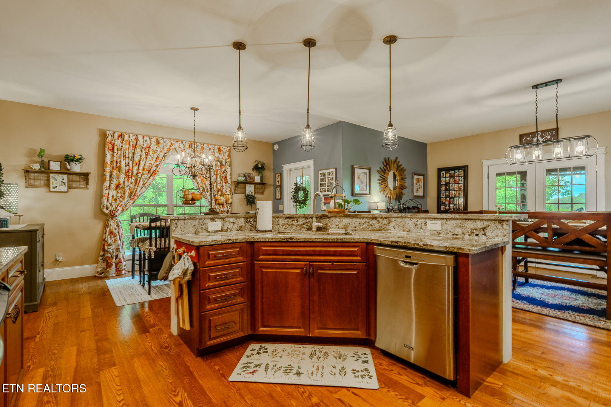 1279 Clabo Lane Sevierville TN 37876
