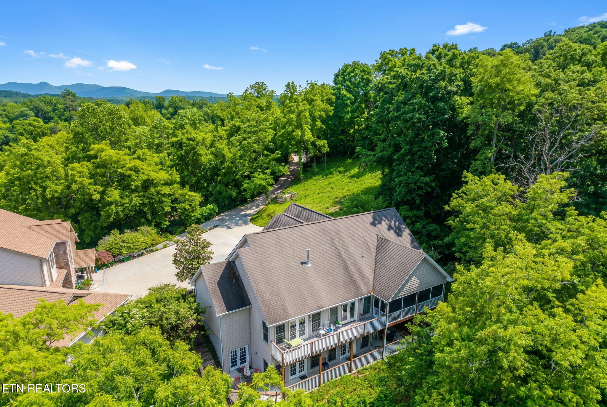 1279 Clabo Lane Sevierville TN 37876