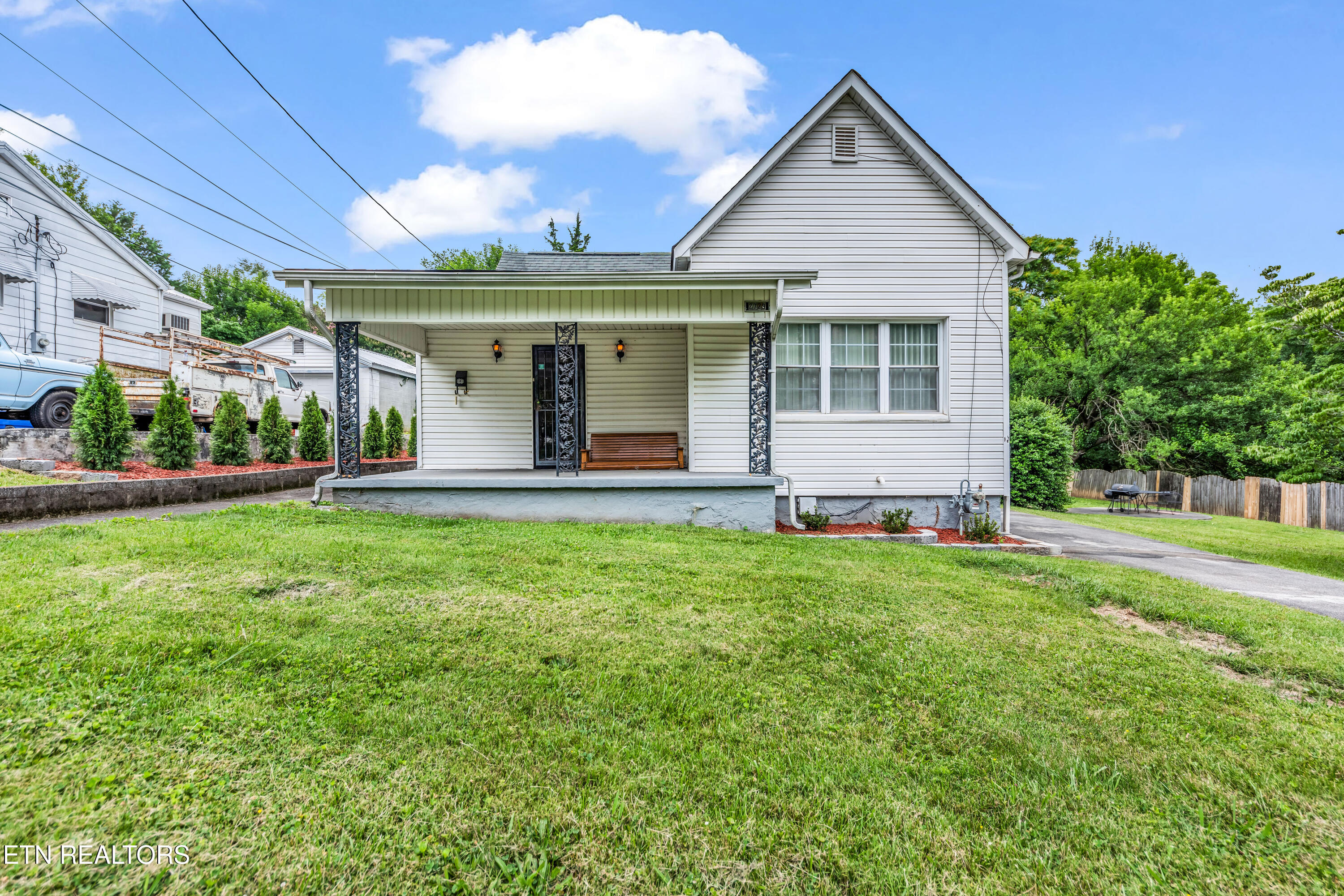 2729 Barton Street Knoxville TN 37917