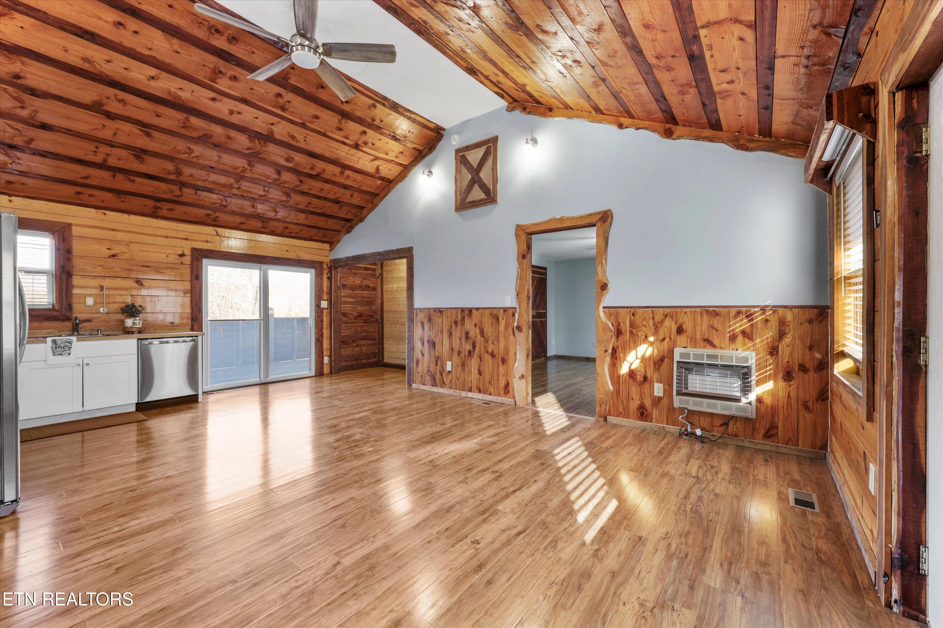 2719 Oak Grove Road Rocky Top TN 37769