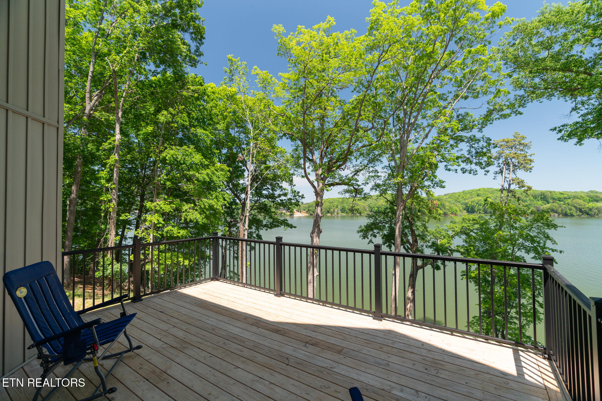 4042 Riverpoint Way Louisville TN 37777