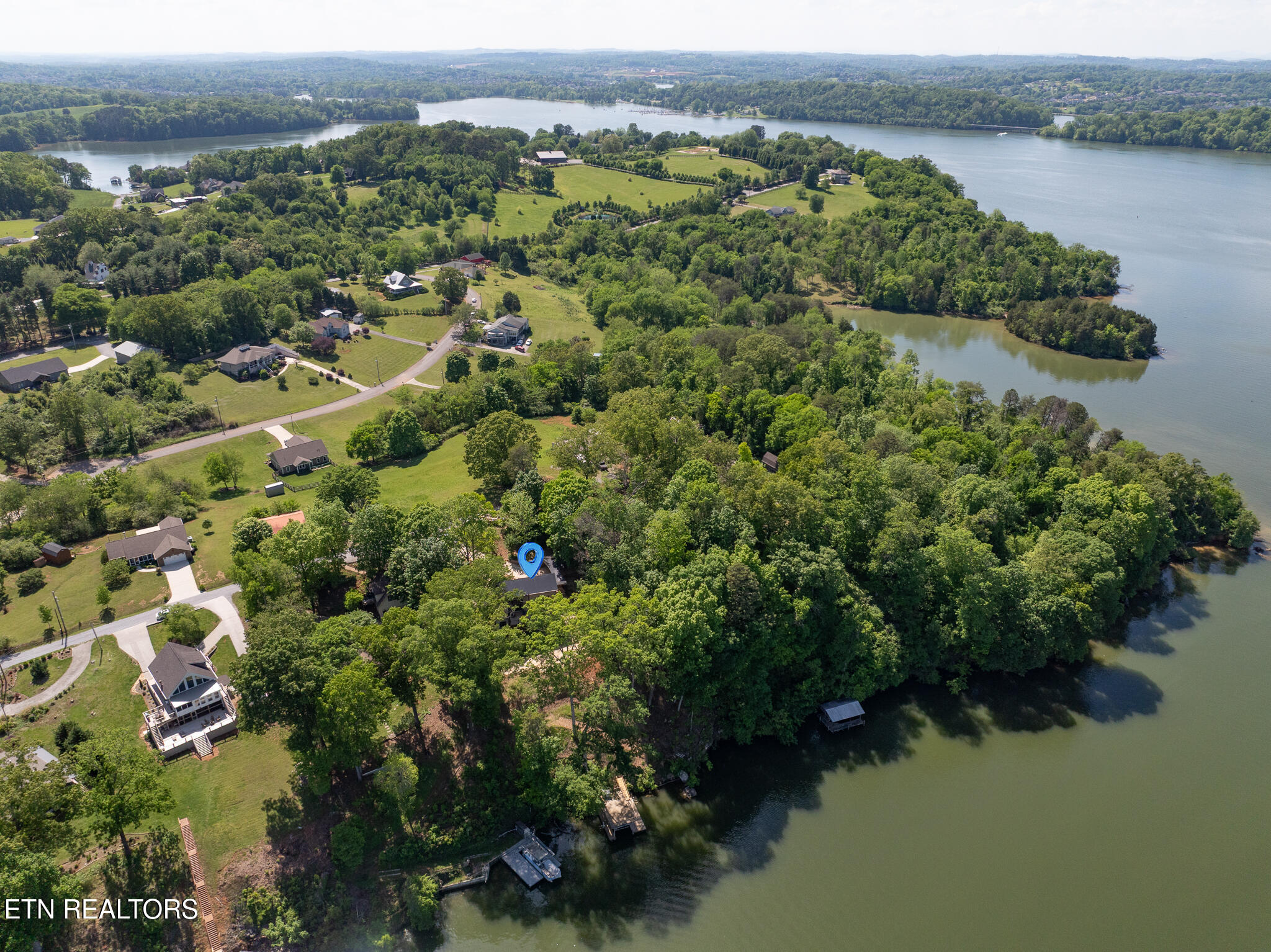 4042 Riverpoint Way Louisville TN 37777