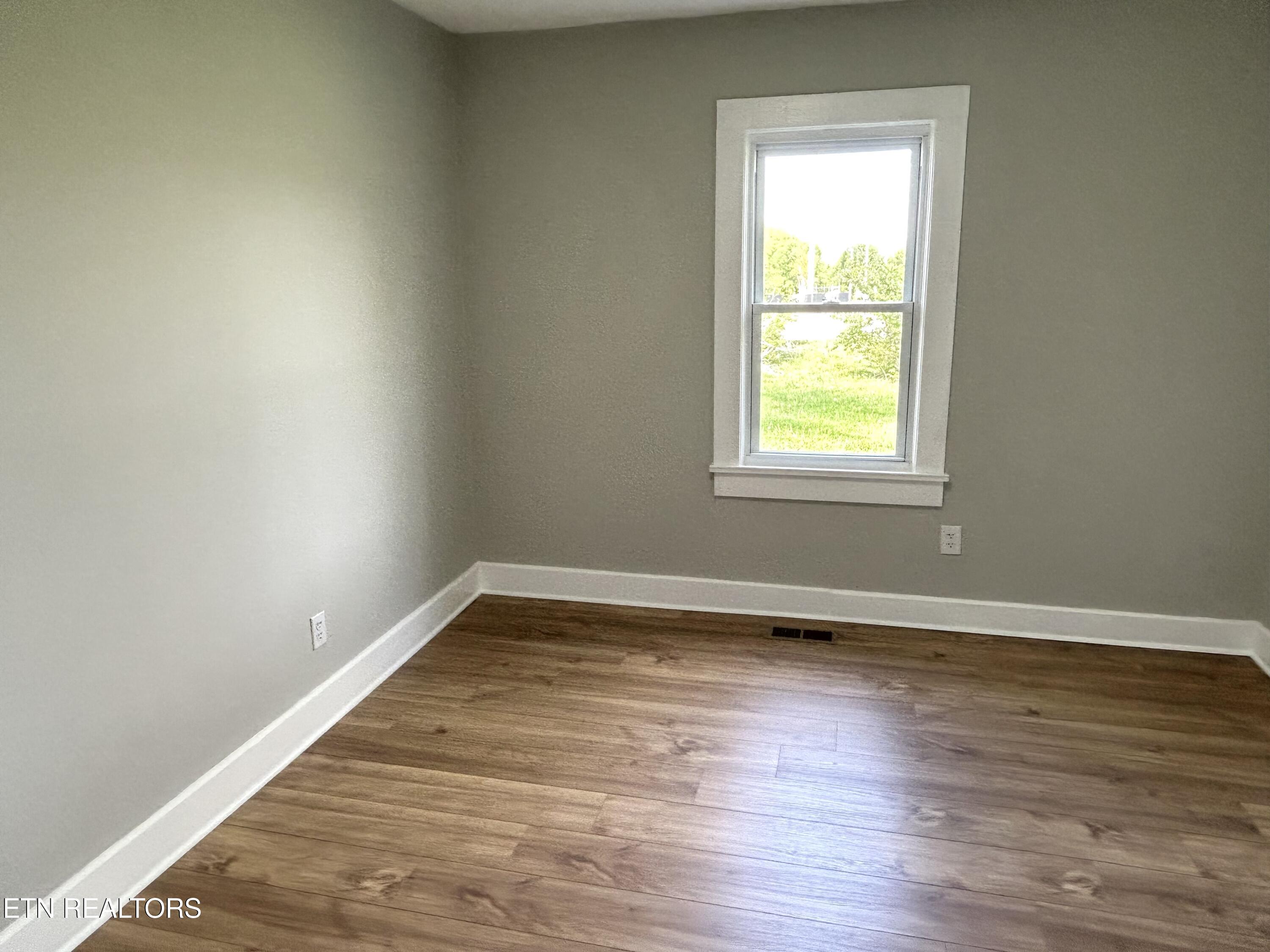 1518 Irwin Avenue Maryville TN 37804