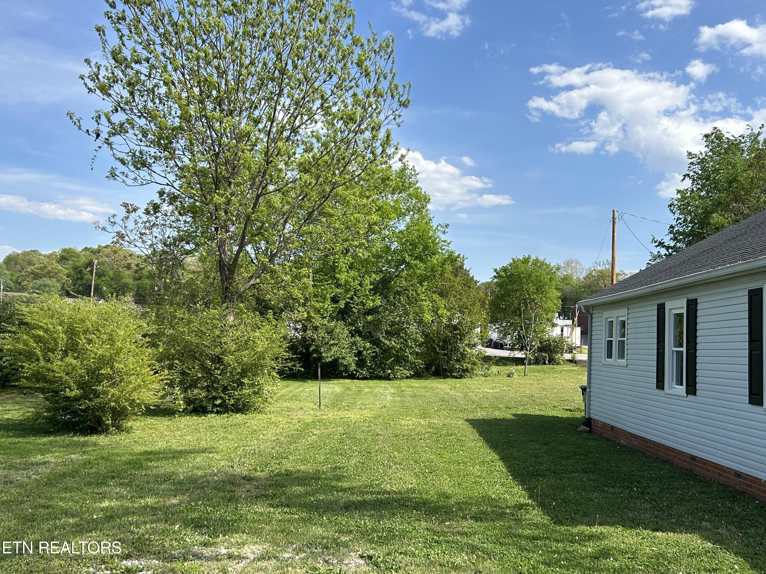 1518 Irwin Avenue Maryville TN 37804