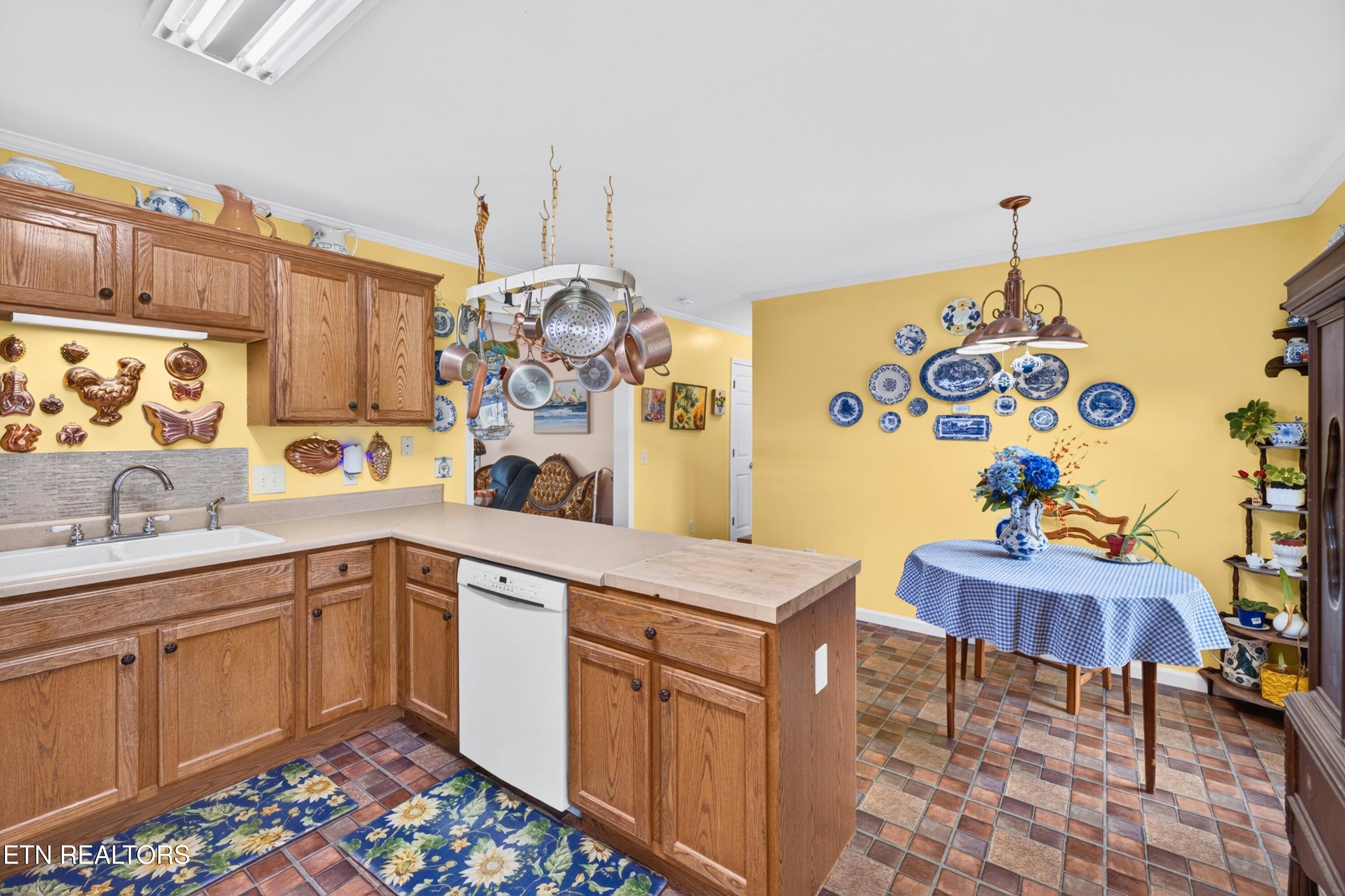1601 Northern Ridge Road Bybee TN 37713
