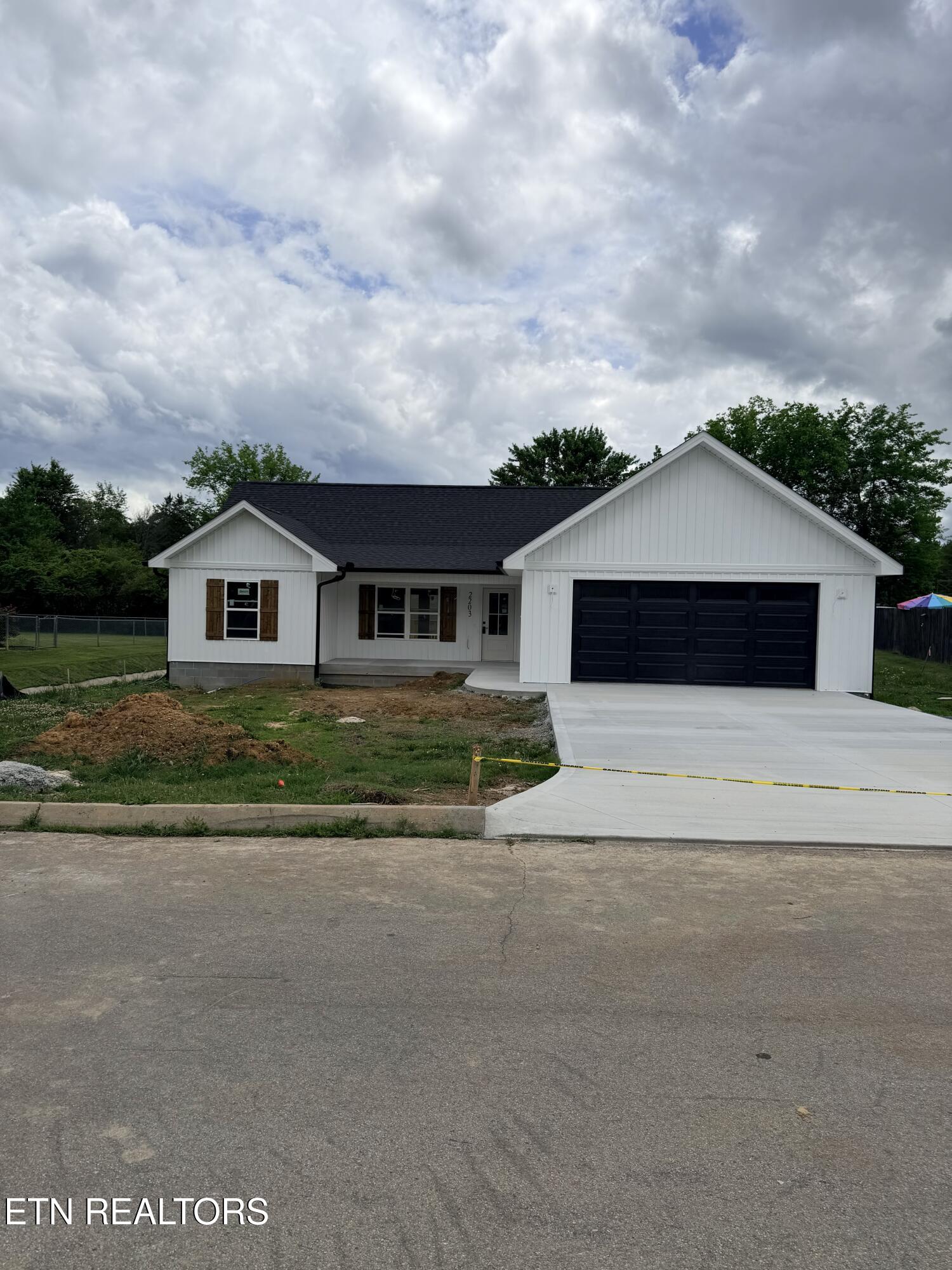 2203 Pinewood Drive Maryville TN 37803