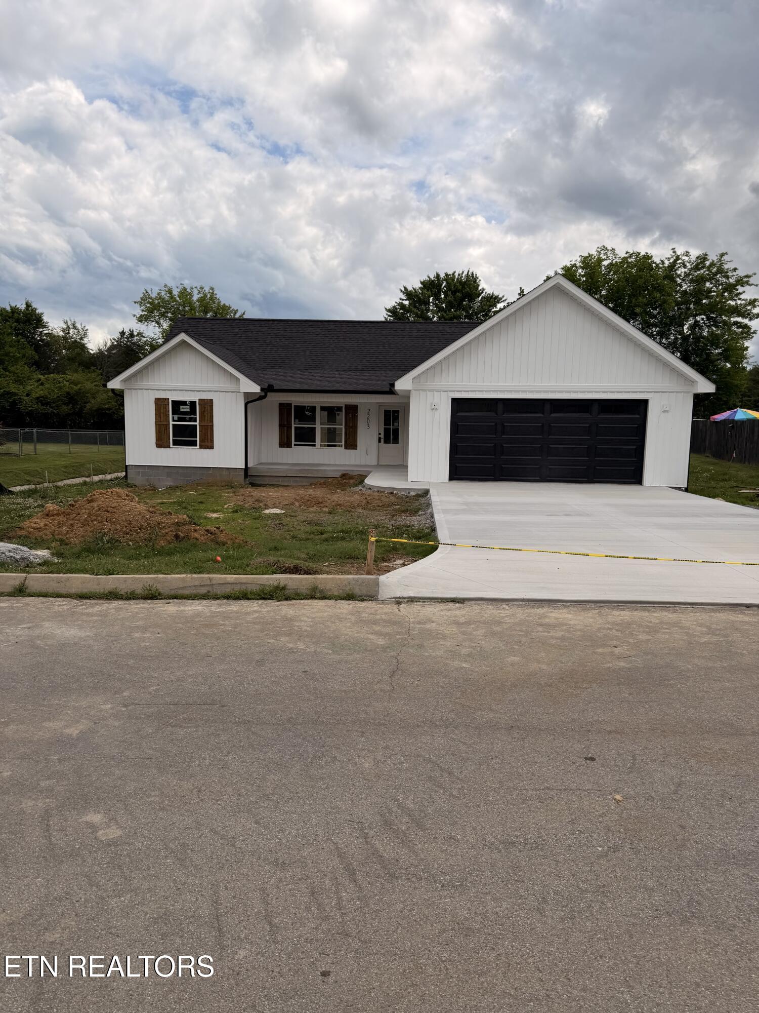 2203 Pinewood Drive Maryville TN 37803