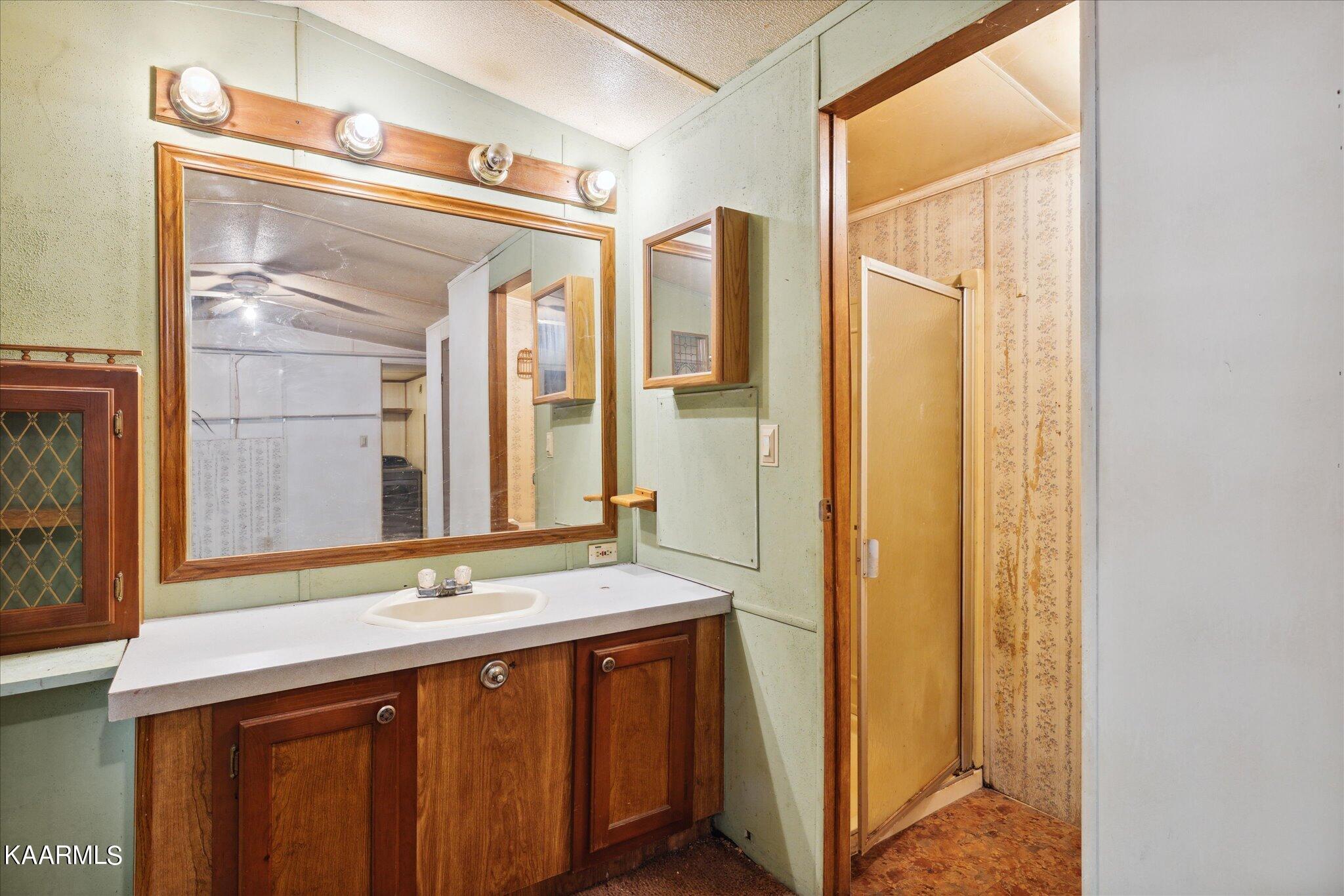 204 Hardin Road Kodak TN 37764