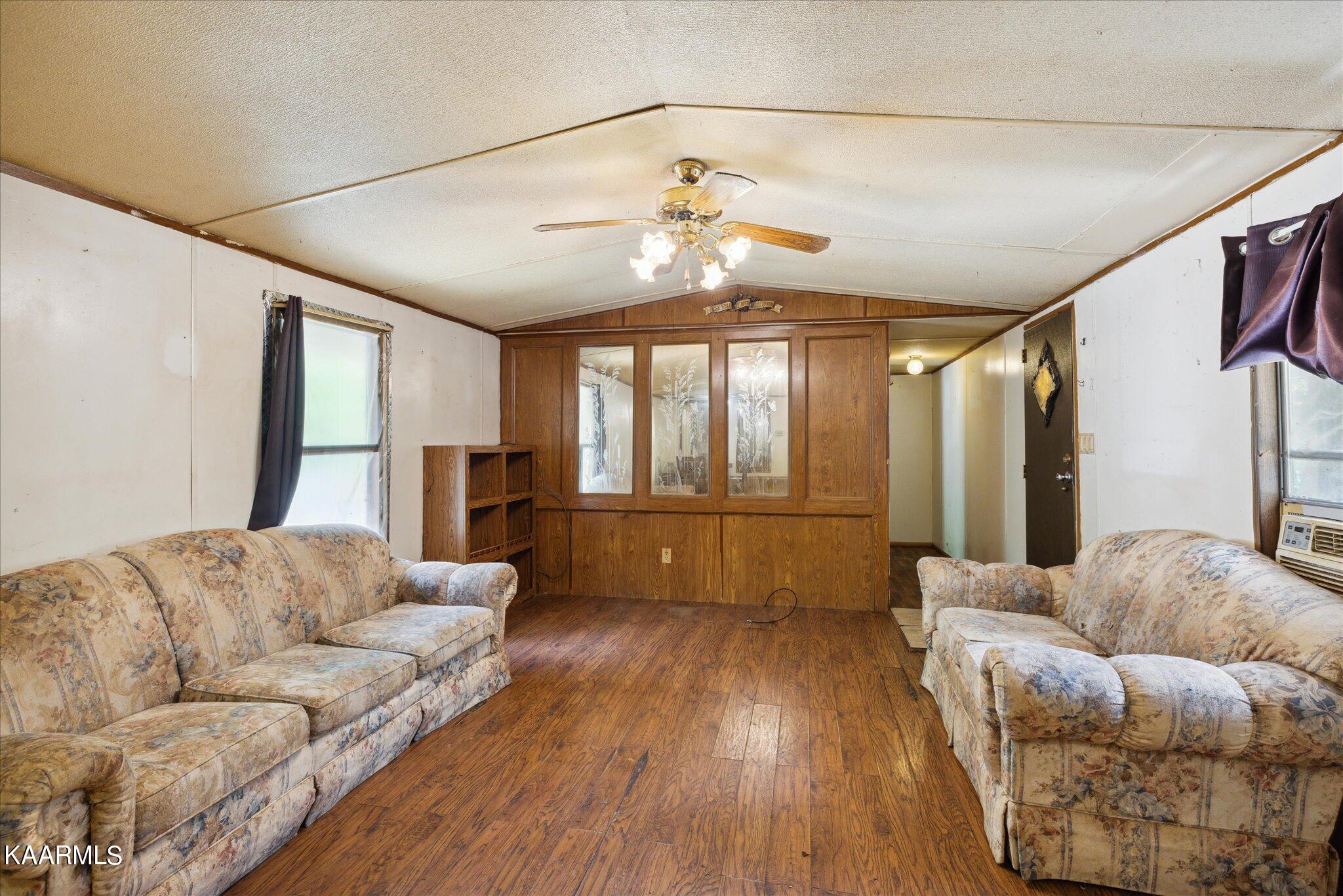 204 Hardin Road Kodak TN 37764