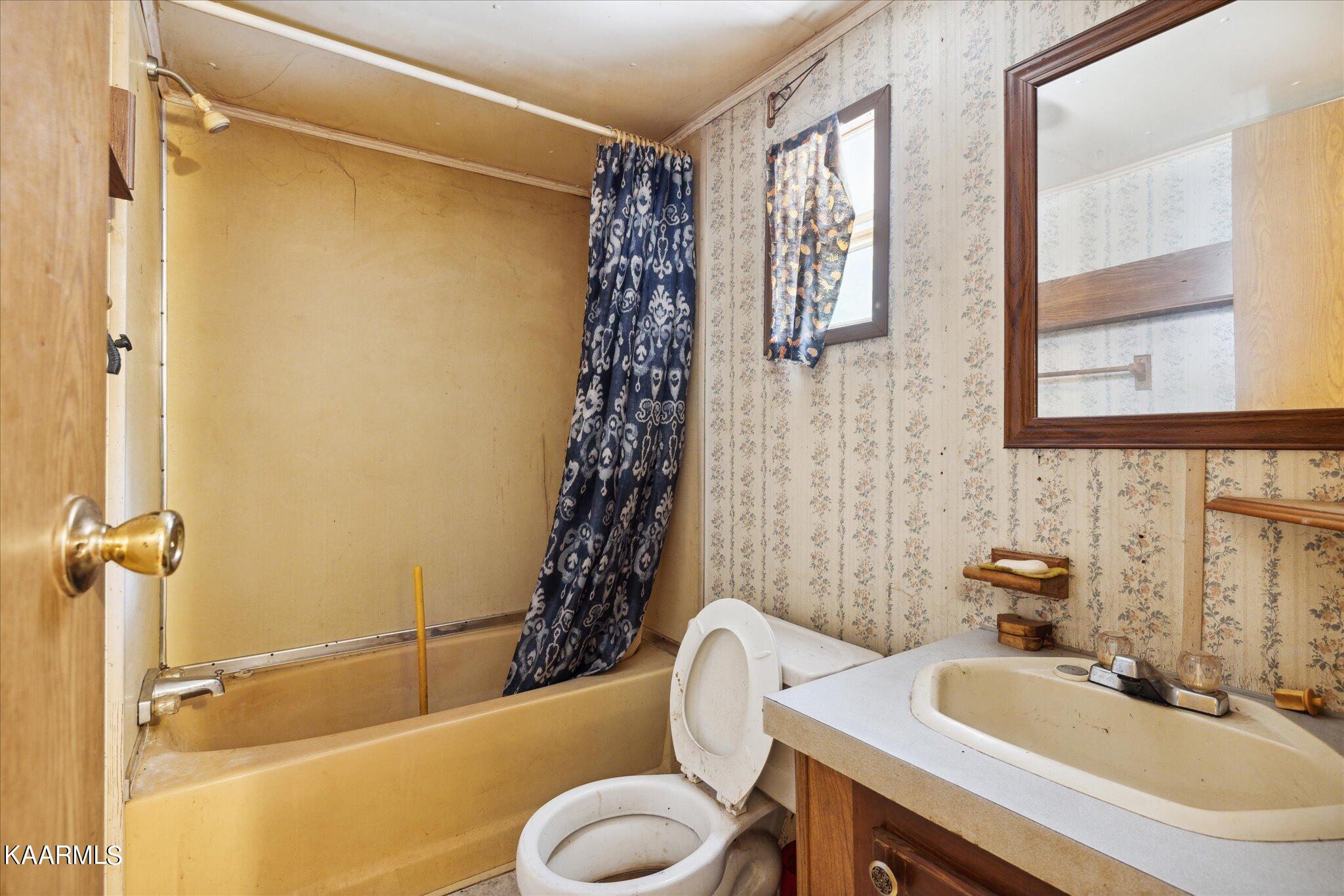 204 Hardin Road Kodak TN 37764