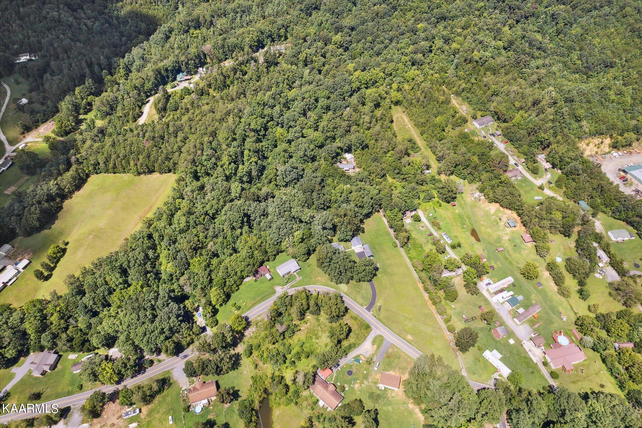 204 Hardin Road Kodak TN 37764