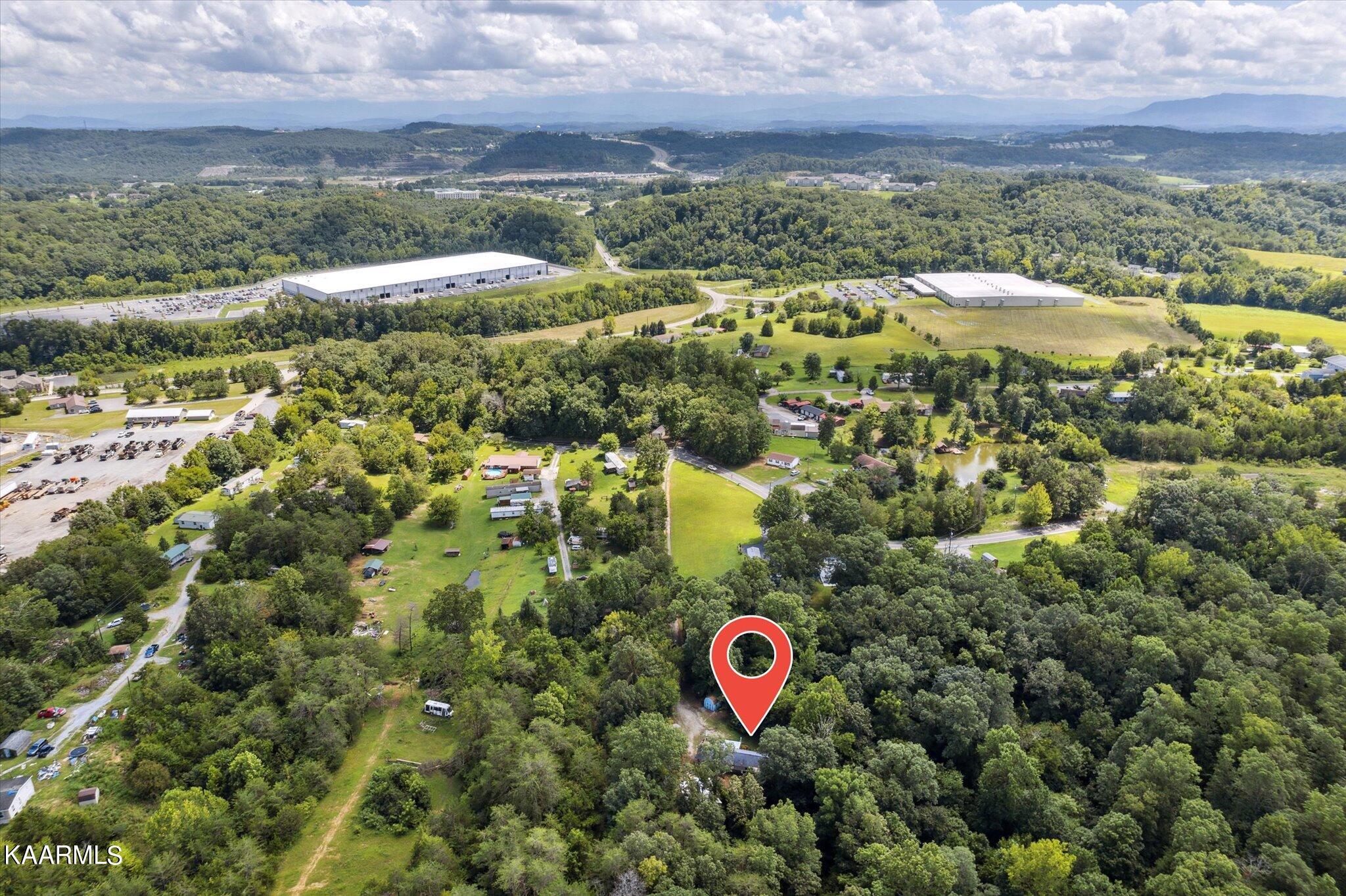 204 Hardin Road Kodak TN 37764