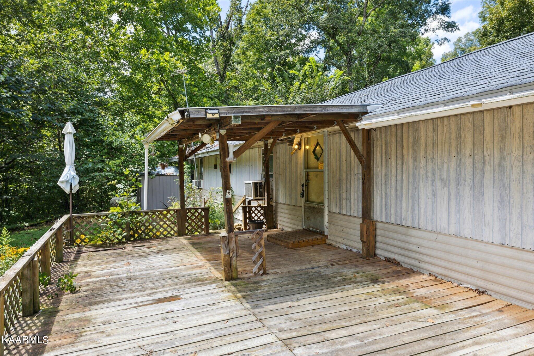 204 Hardin Road Kodak TN 37764