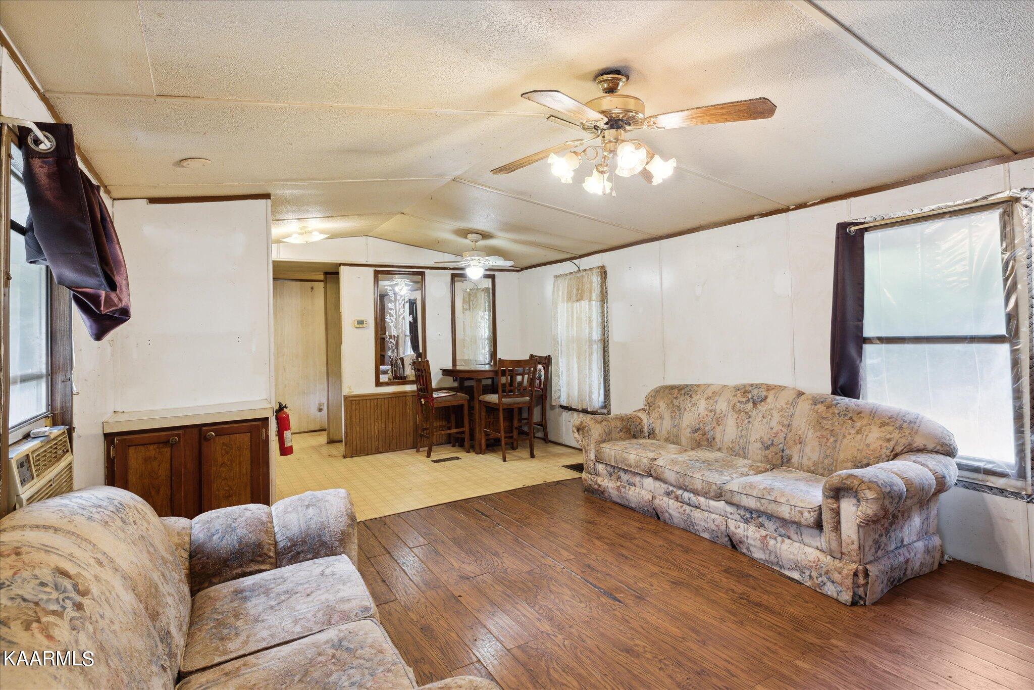 204 Hardin Road Kodak TN 37764