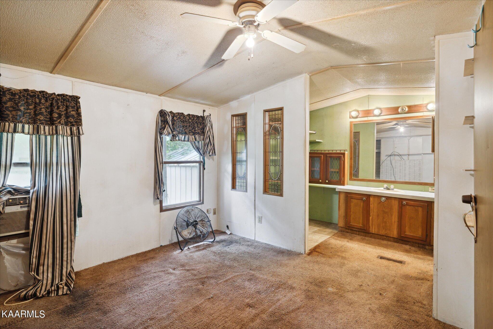204 Hardin Road Kodak TN 37764