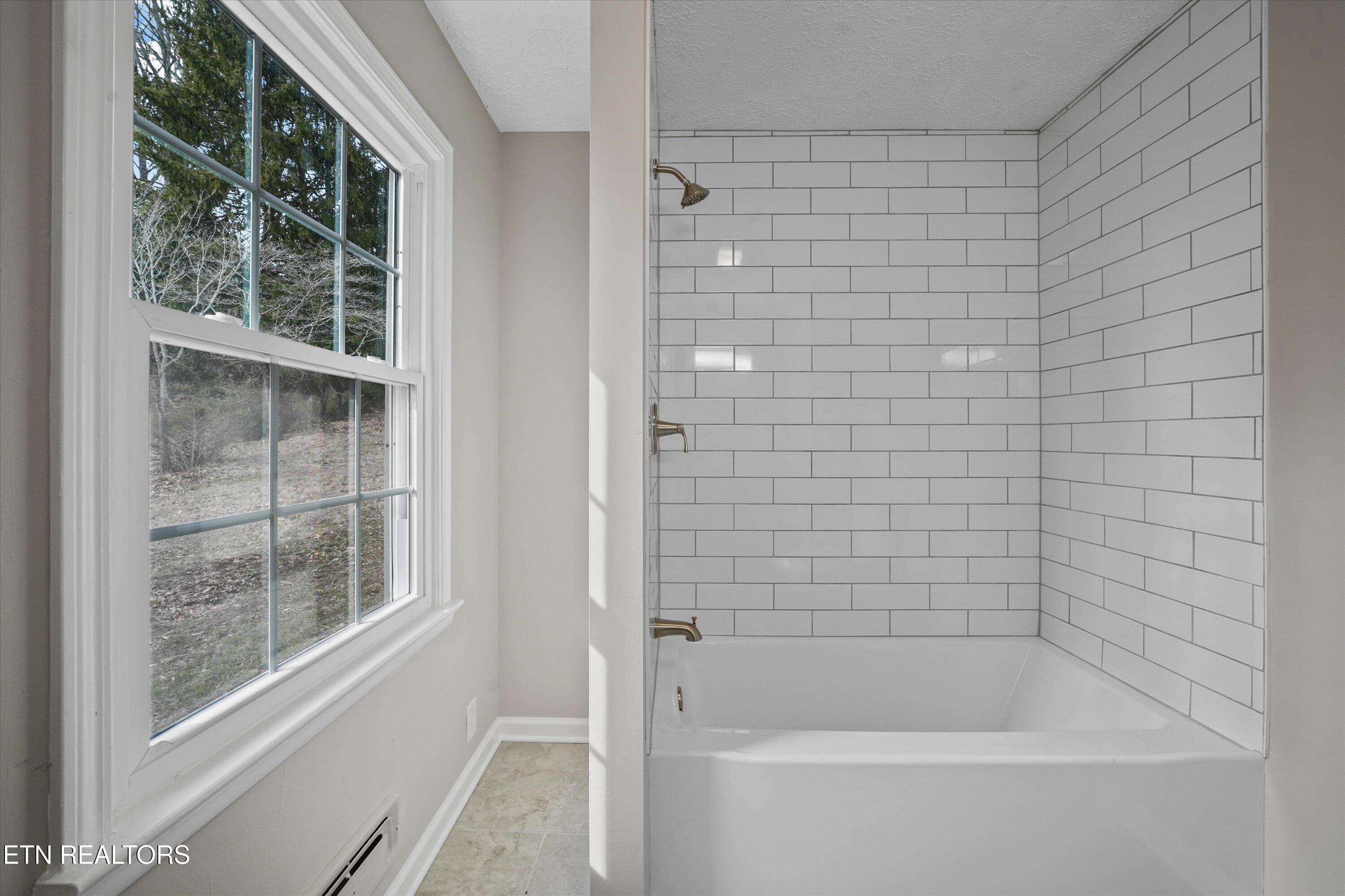 2010 Martha Berry Drive Knoxville TN 37918