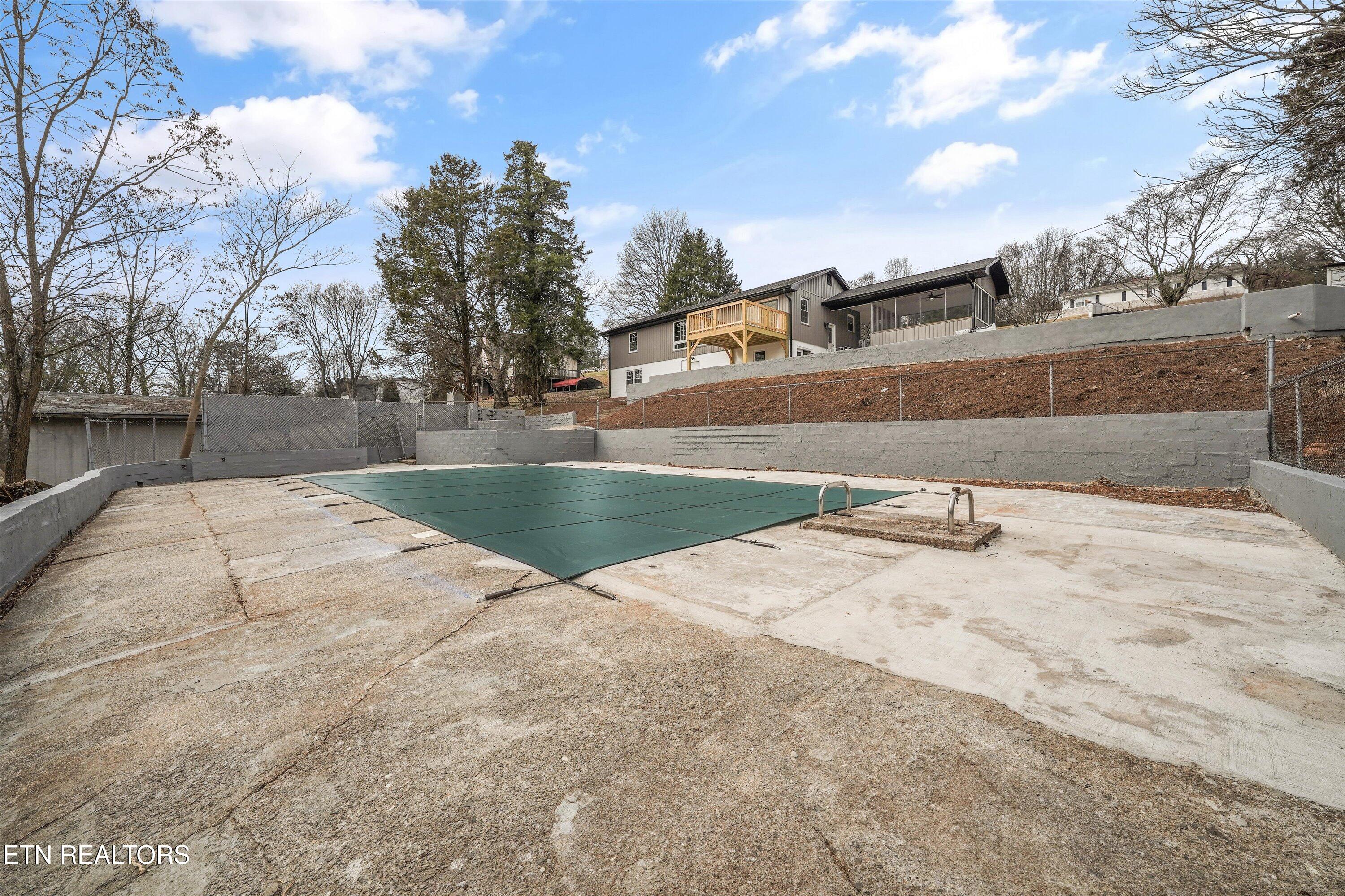2010 Martha Berry Drive Knoxville TN 37918