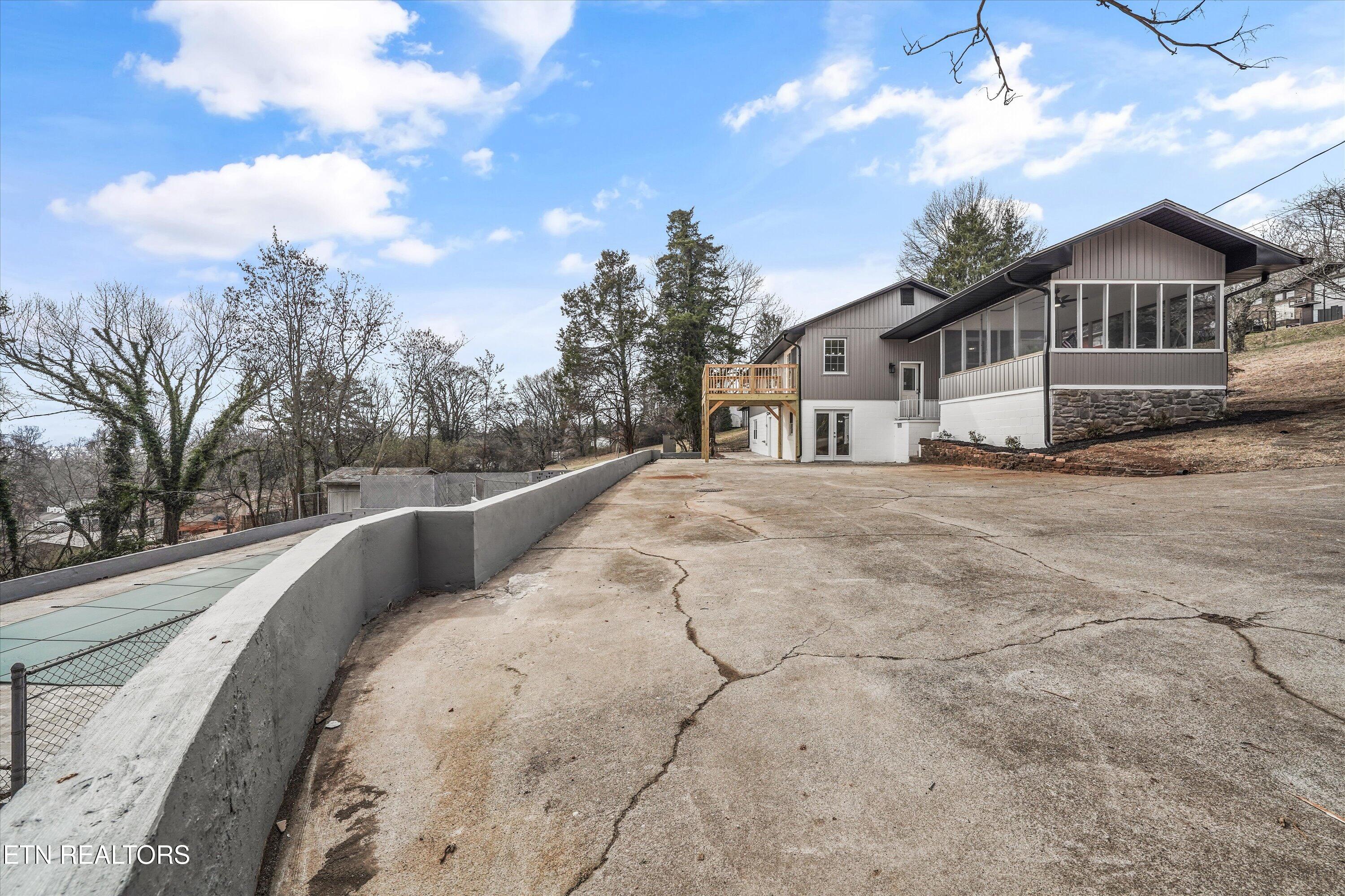2010 Martha Berry Drive Knoxville TN 37918