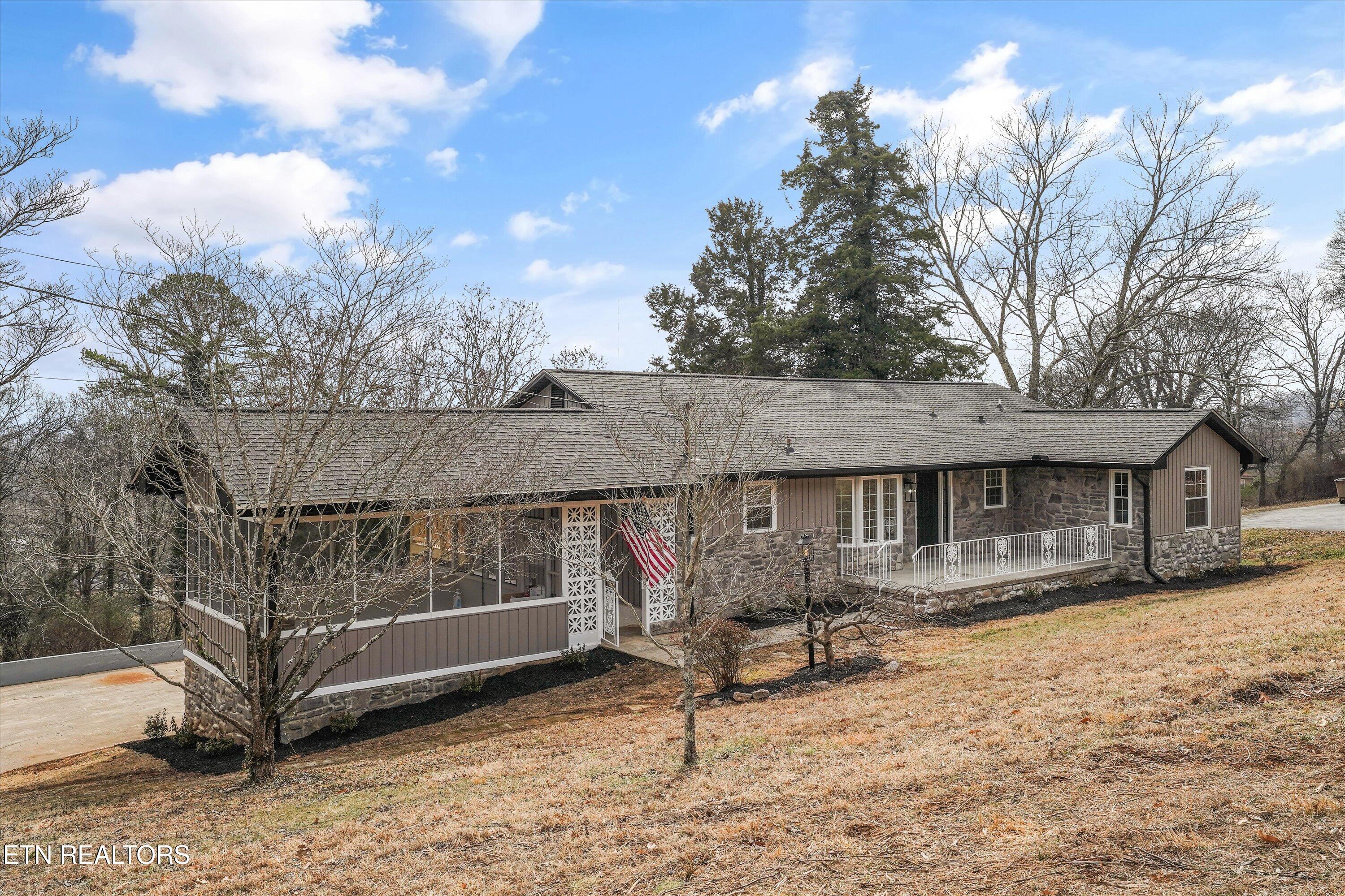 2010 Martha Berry Drive Knoxville TN 37918