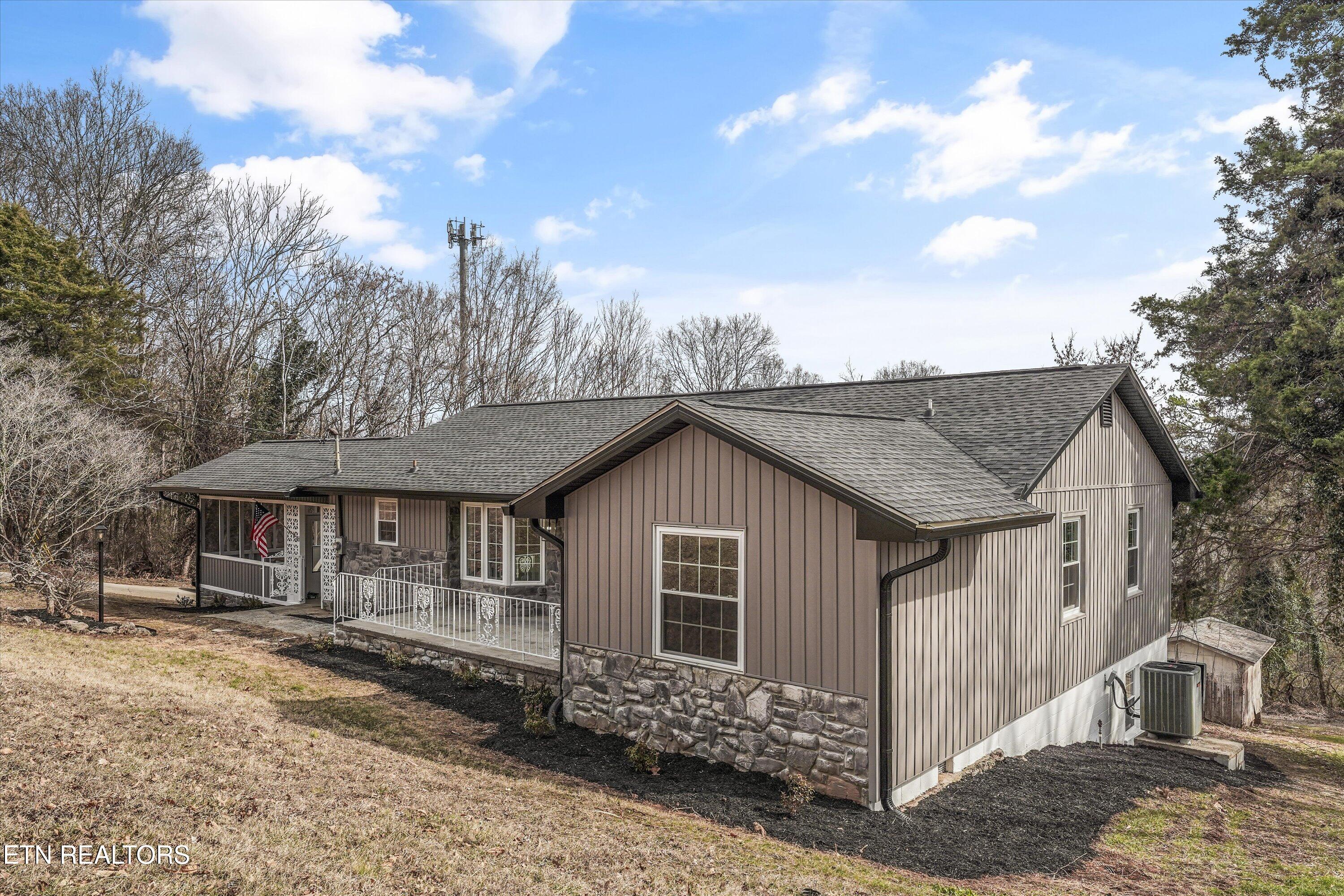 2010 Martha Berry Drive Knoxville TN 37918