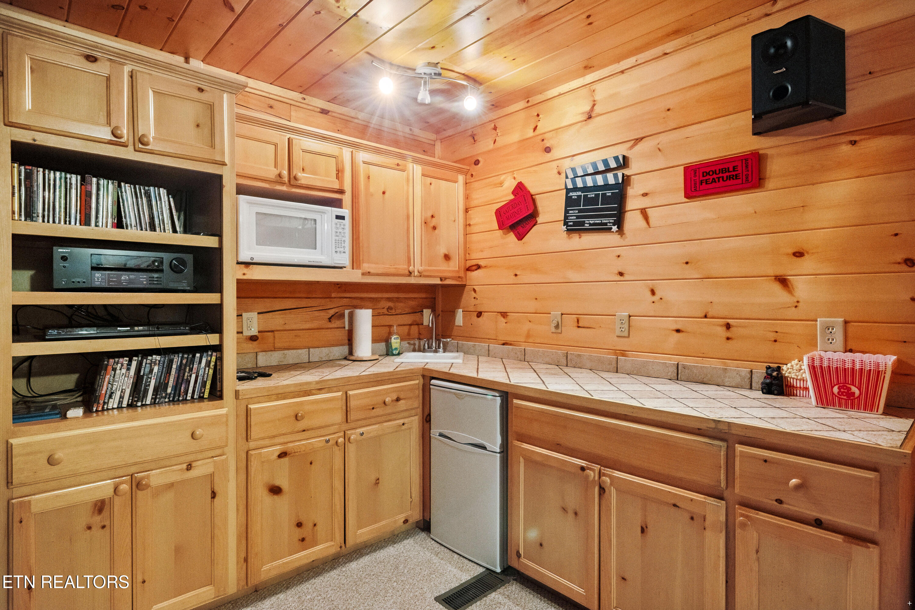 1930 Orchard Drive Sevierville TN 37876