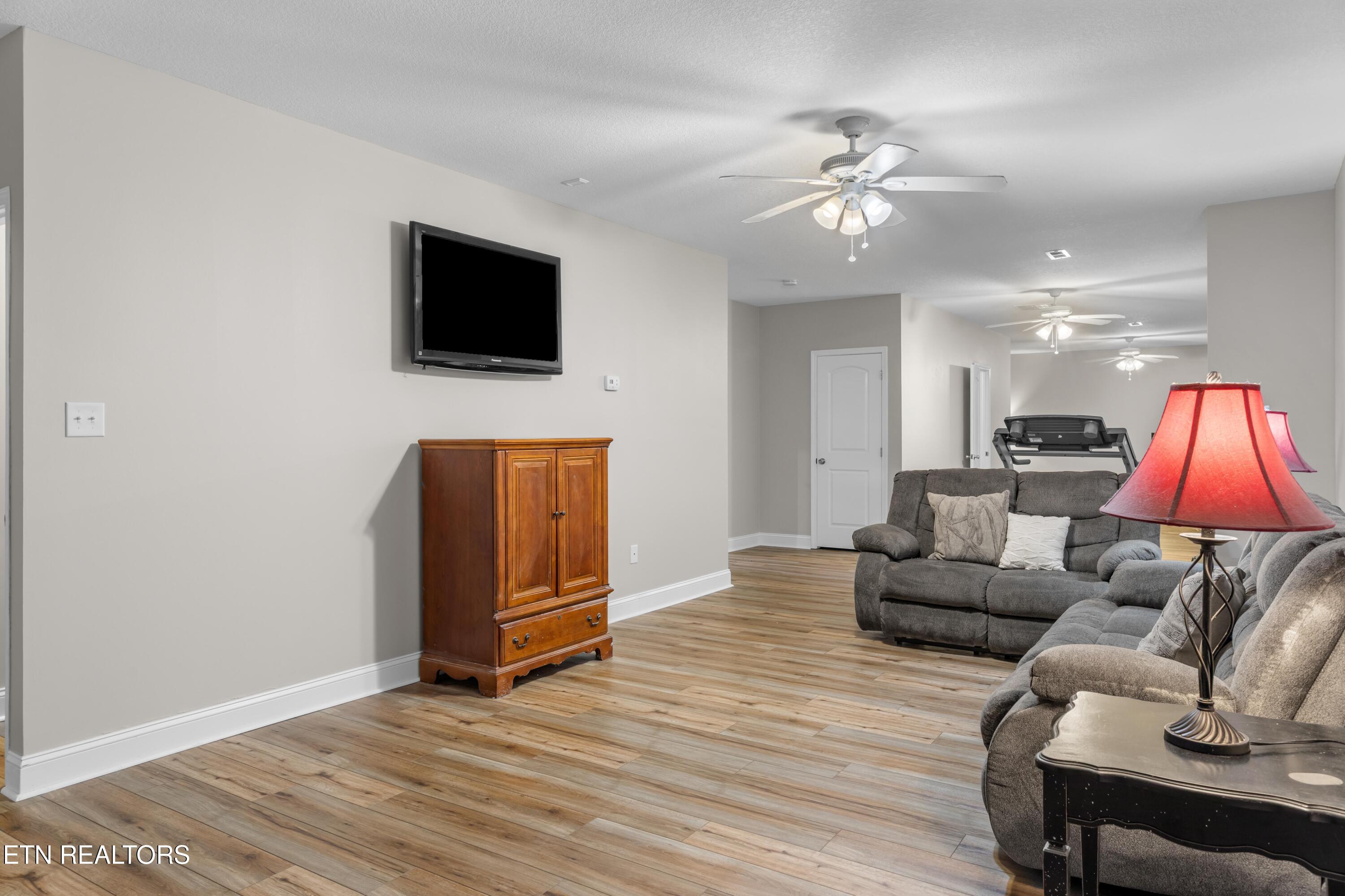 6113 Stratford Park Boulevard Knoxville TN 37912