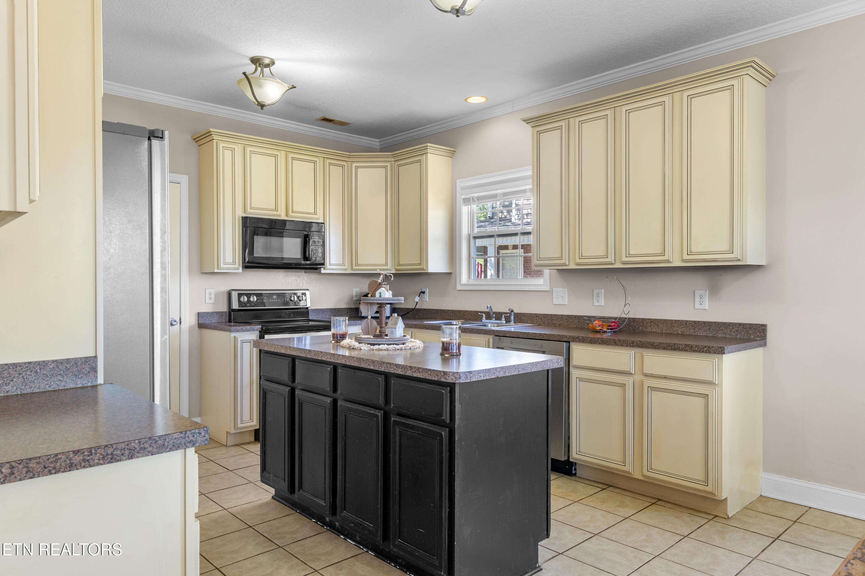 6113 Stratford Park Boulevard Knoxville TN 37912